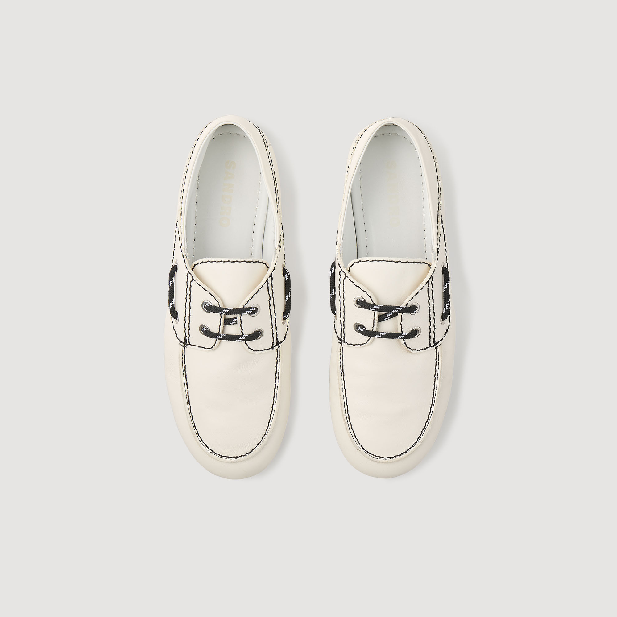 フランス発 Sandro かかとが踏める ボートスタイル ローファー Leather boat shoe loafers white / beige For Women | Sandro Paris