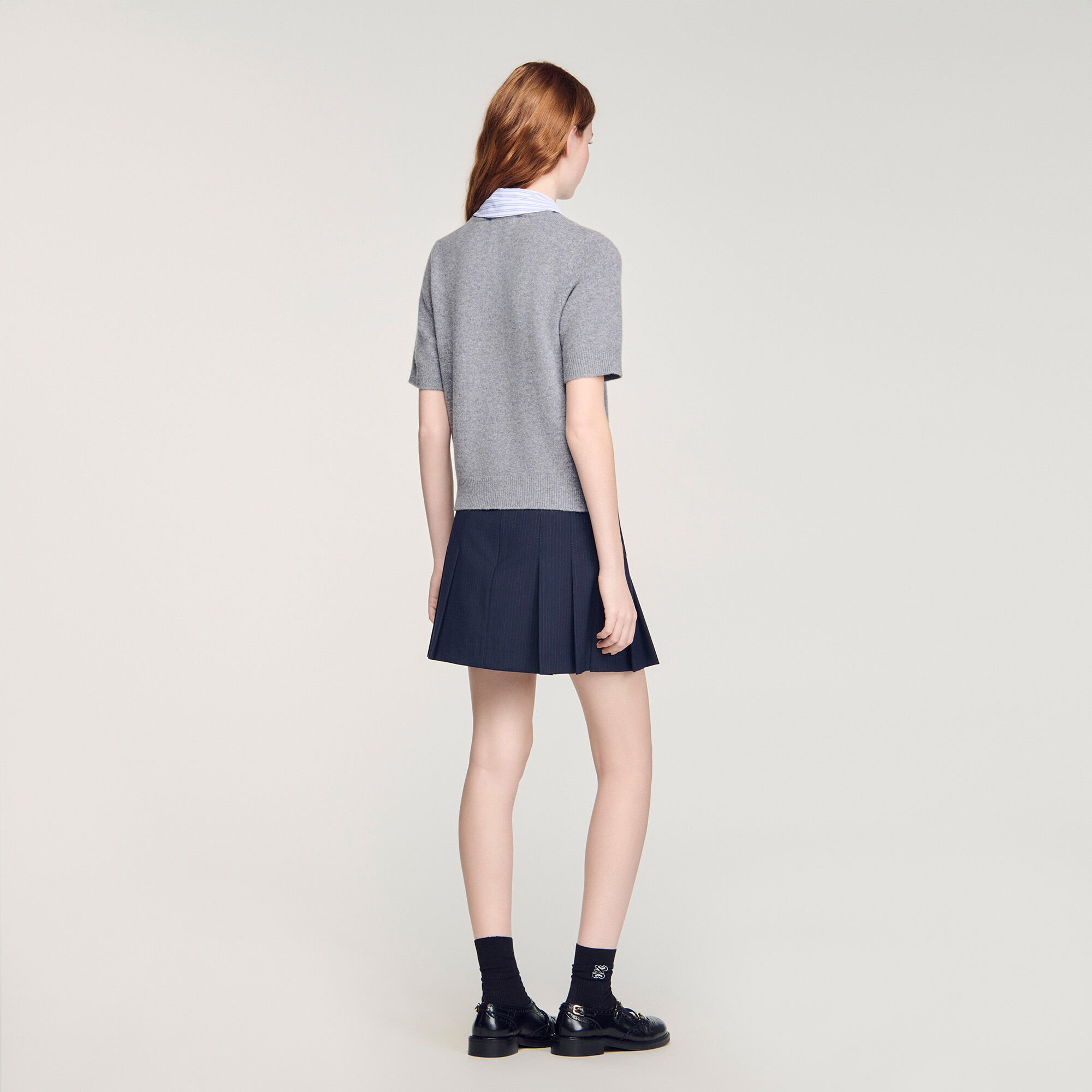 Detachable collar wool sweater