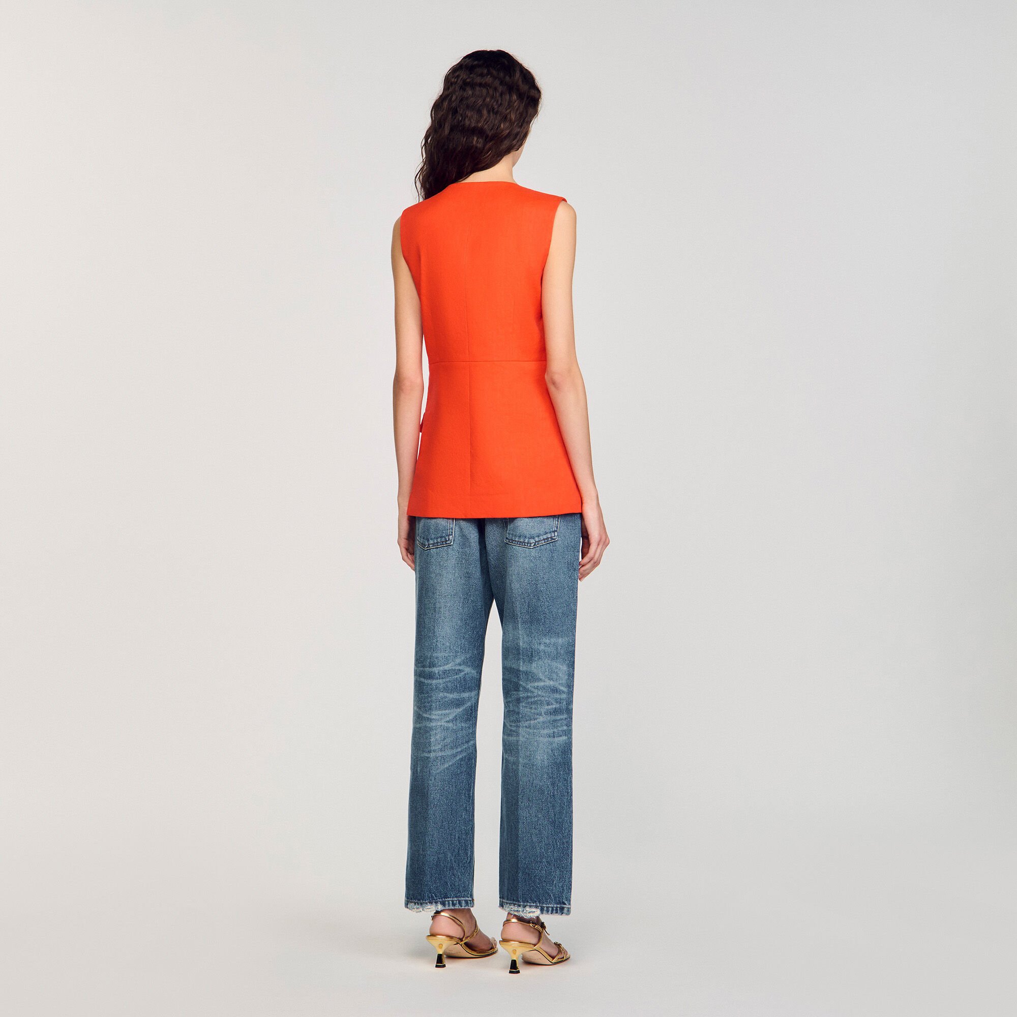 Sleeveless vest