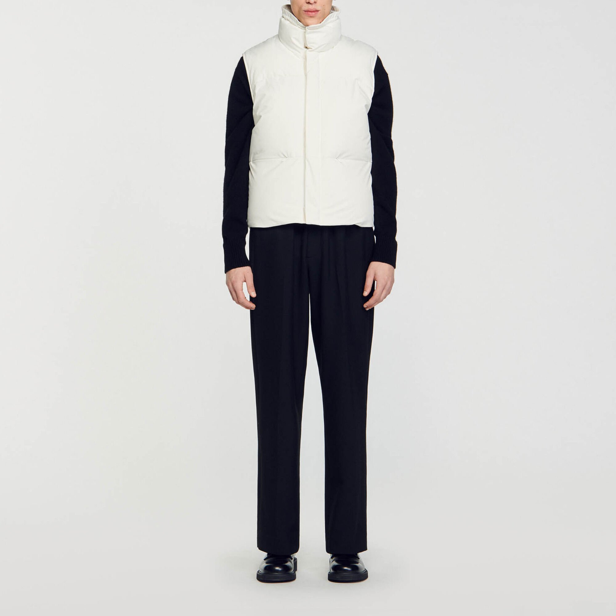 Sleeveless puffer jacket