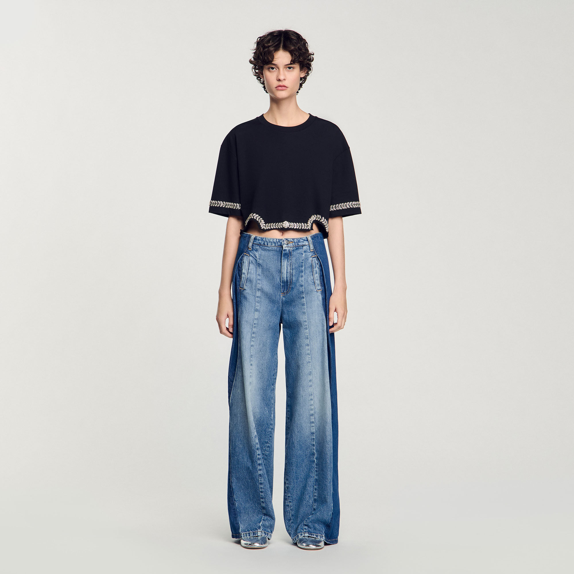 関税・送料込み!【国内発送】SANDRO Rhinestone crop Tシャツ Rhinestone cropped T-shirt black / gray For Women | Sandro Paris