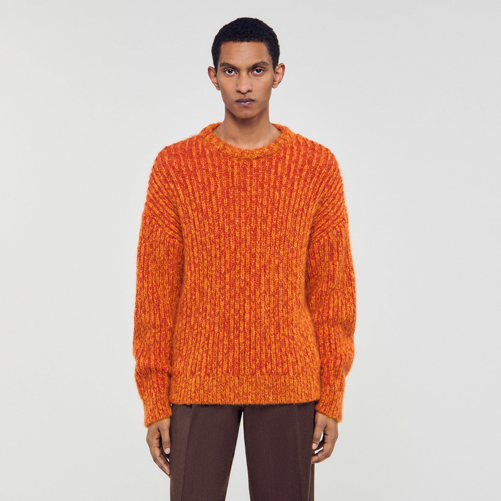 Round neck long-sleeve sweater
