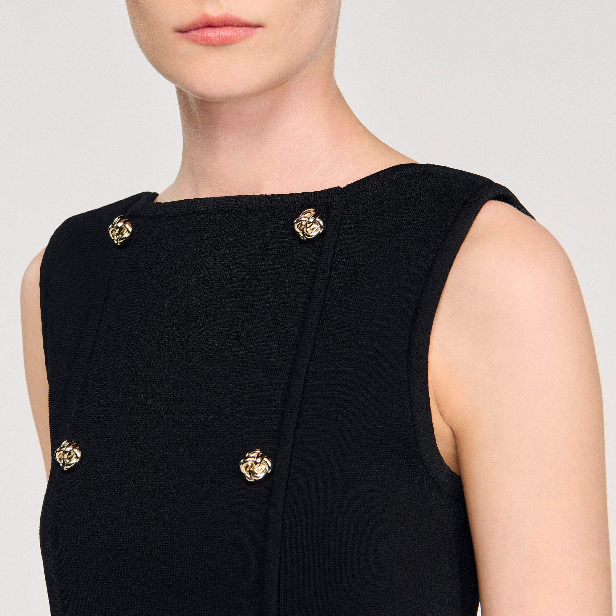 Button detail cropped knit top