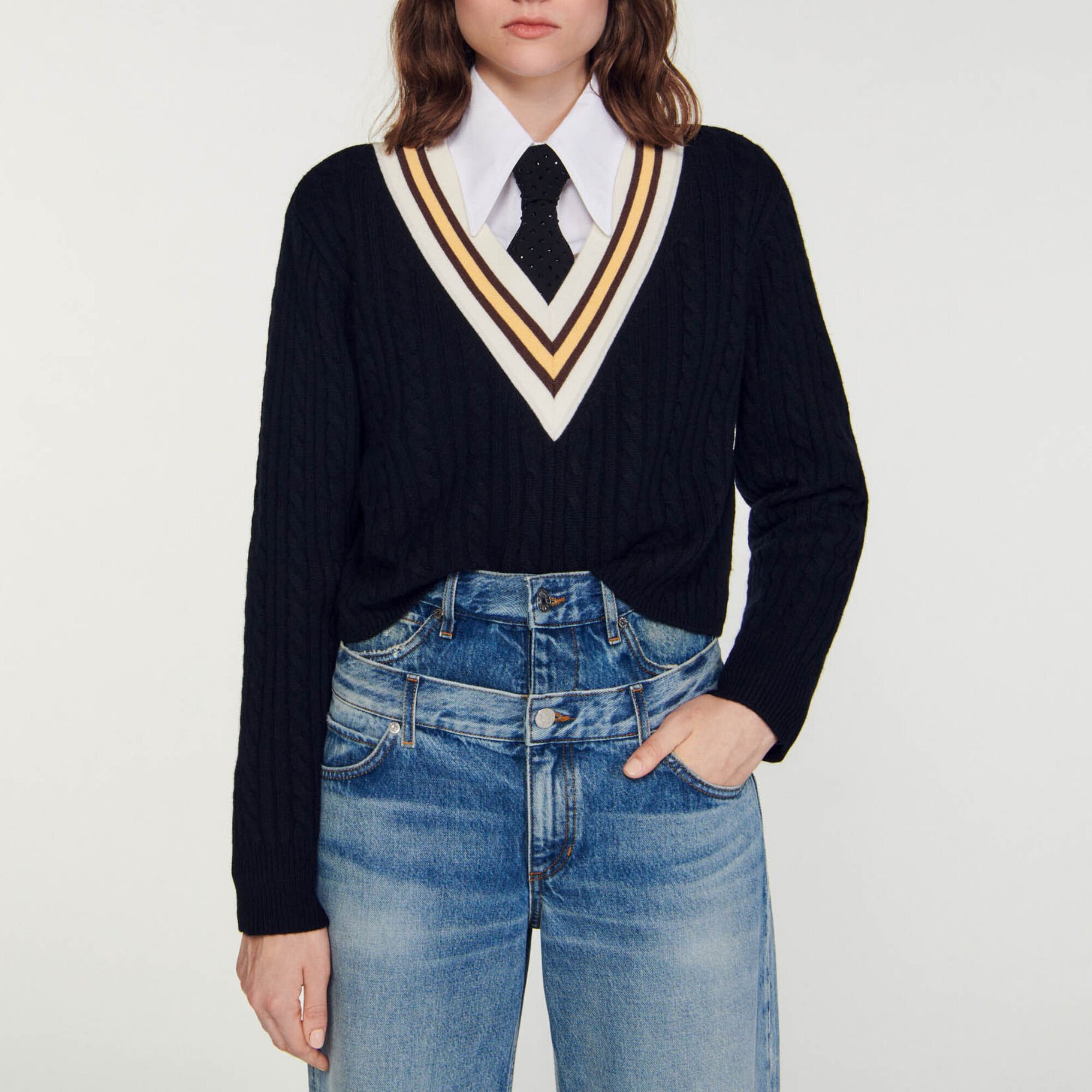 Contrast V-neck jumper