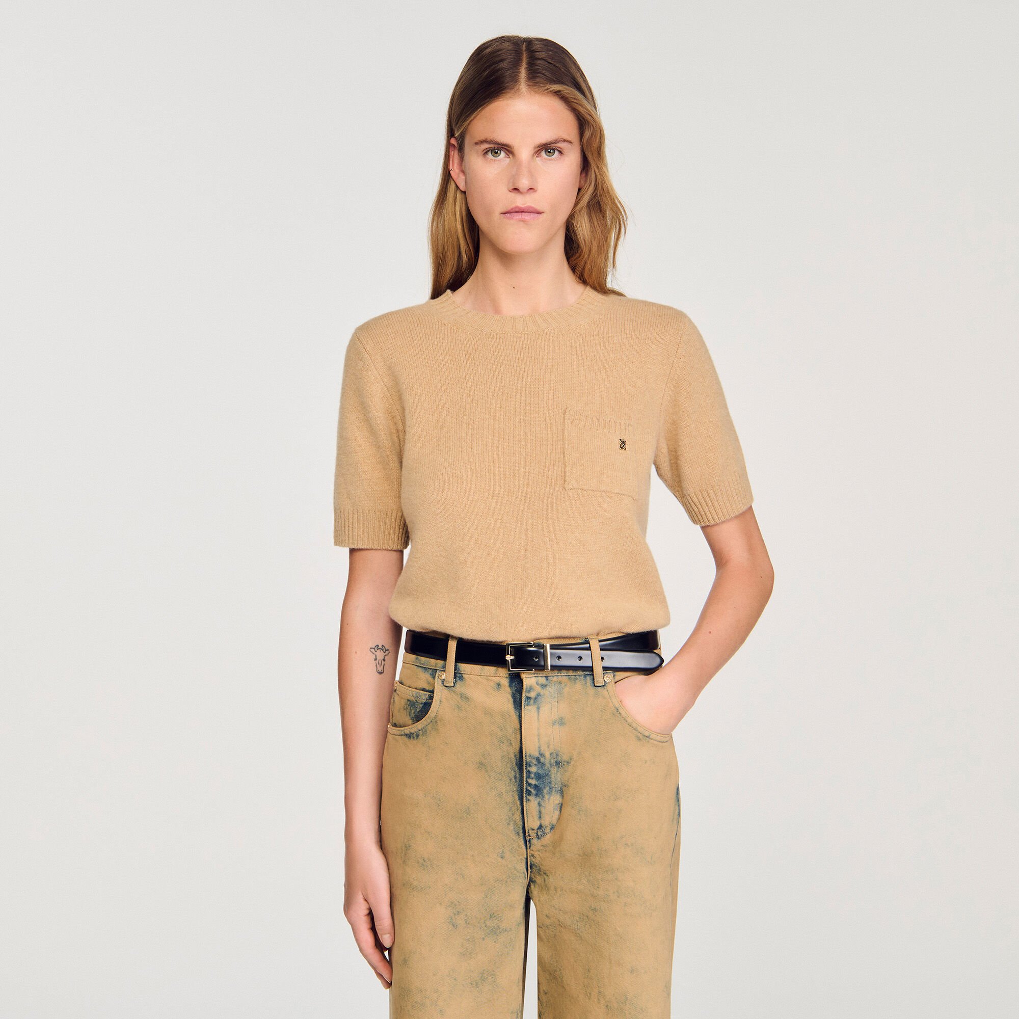 Short-sleeve sweater