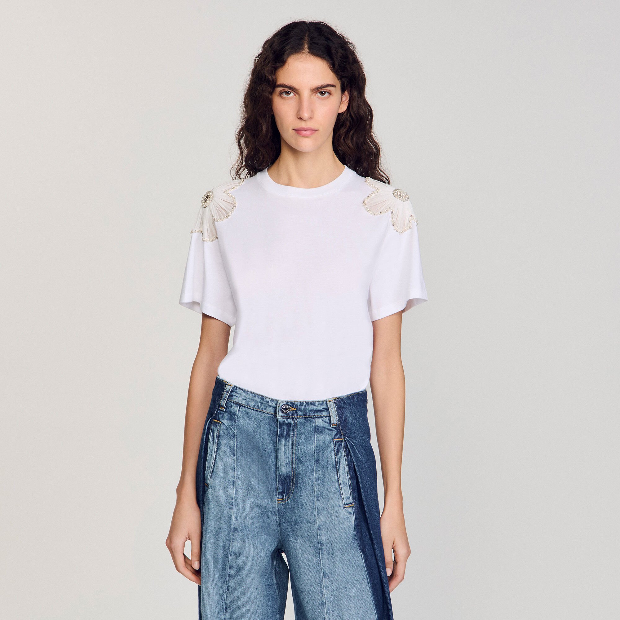 T-shirt with embroidered flowers