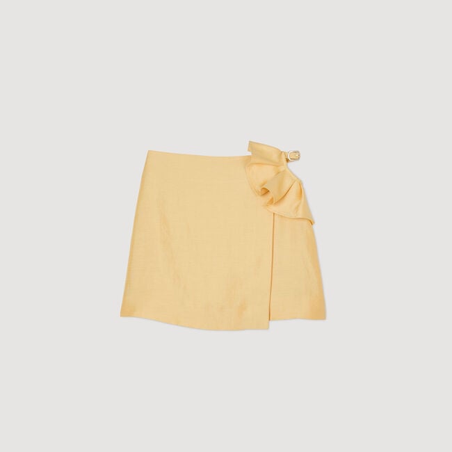 Short skirt with ruffled detail
