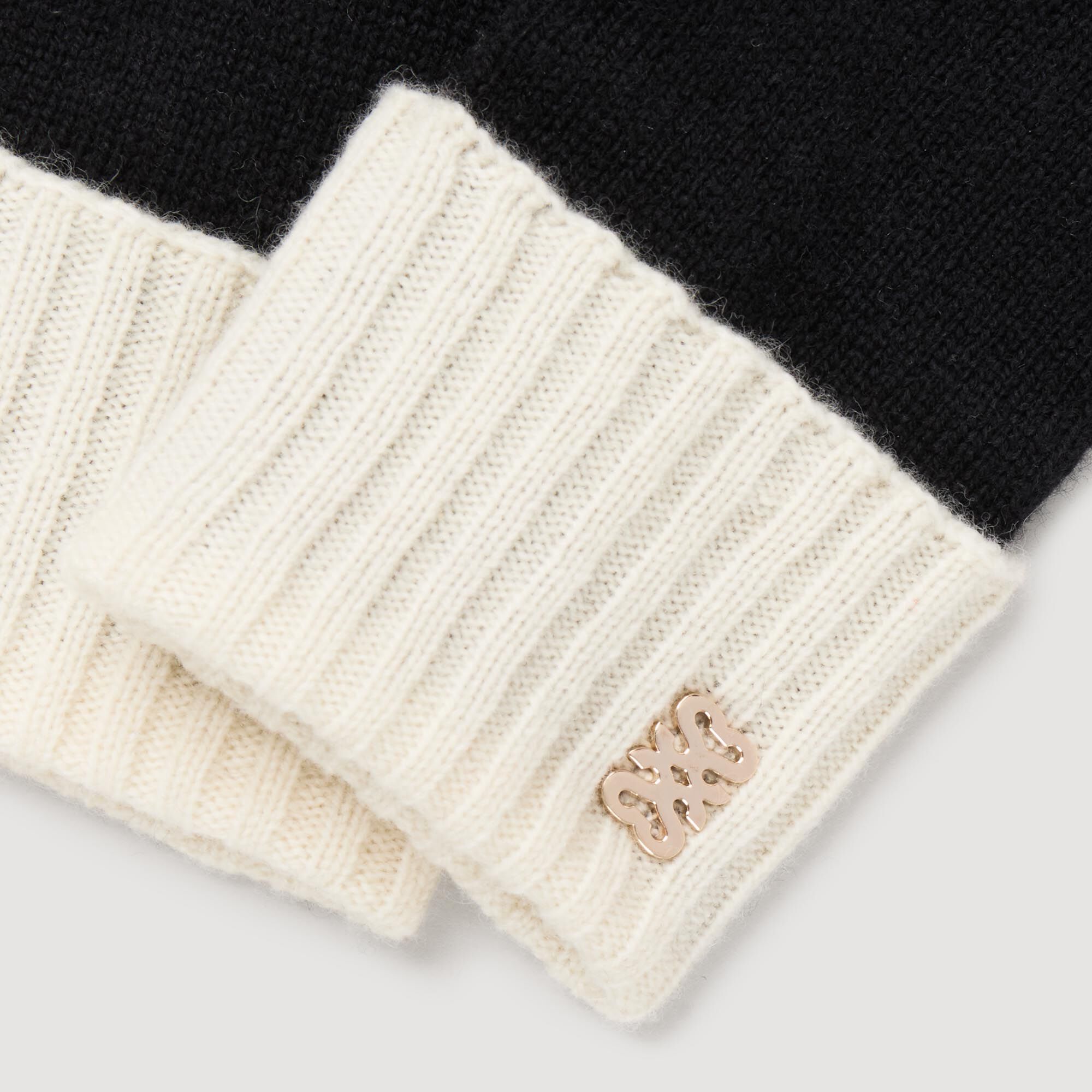 Wool and cashmere mittens