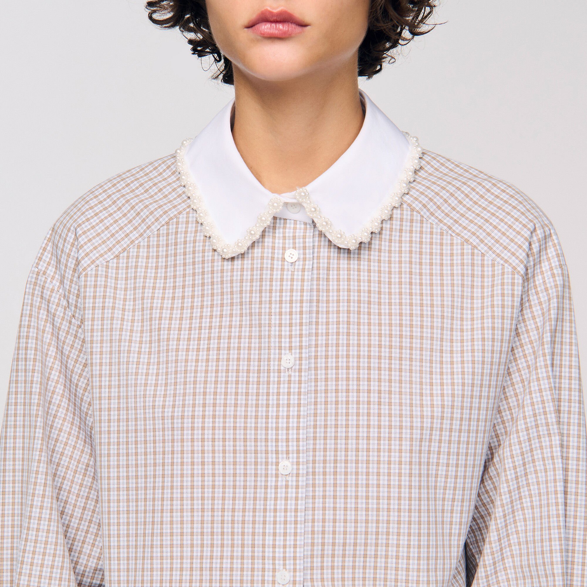 Plaid and pearl collar shirt