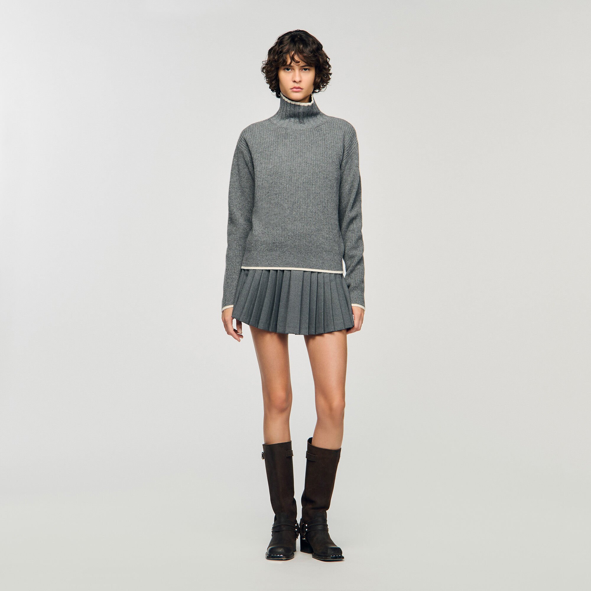 Buckle accent pleated skort