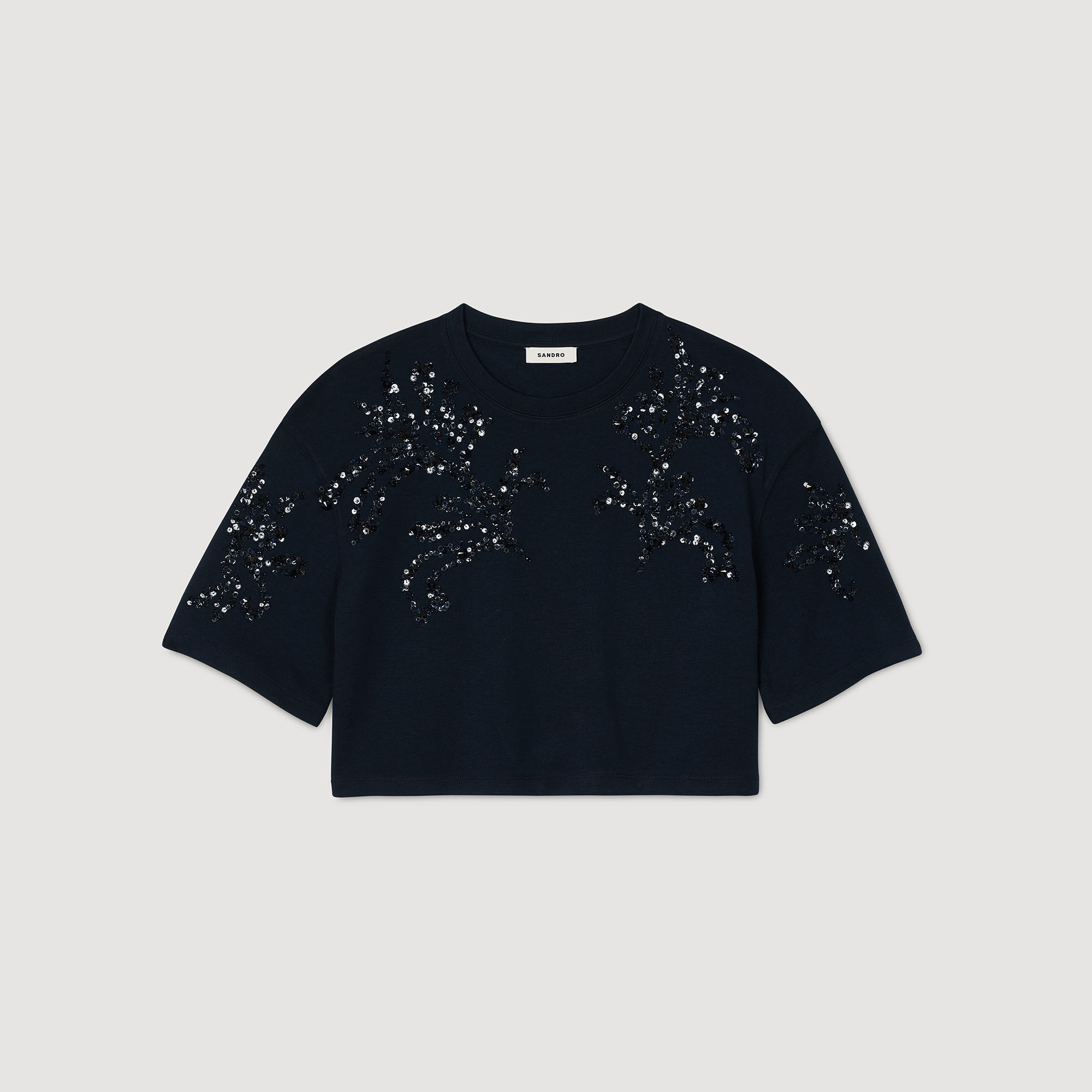 フランス発 Sandro 大人の方抜けコーデ 手刺繍 ビーズ Tシャツ フランス発 Sandro 大人の方抜けコーデ 手刺繍 ビーズ Tシャツ