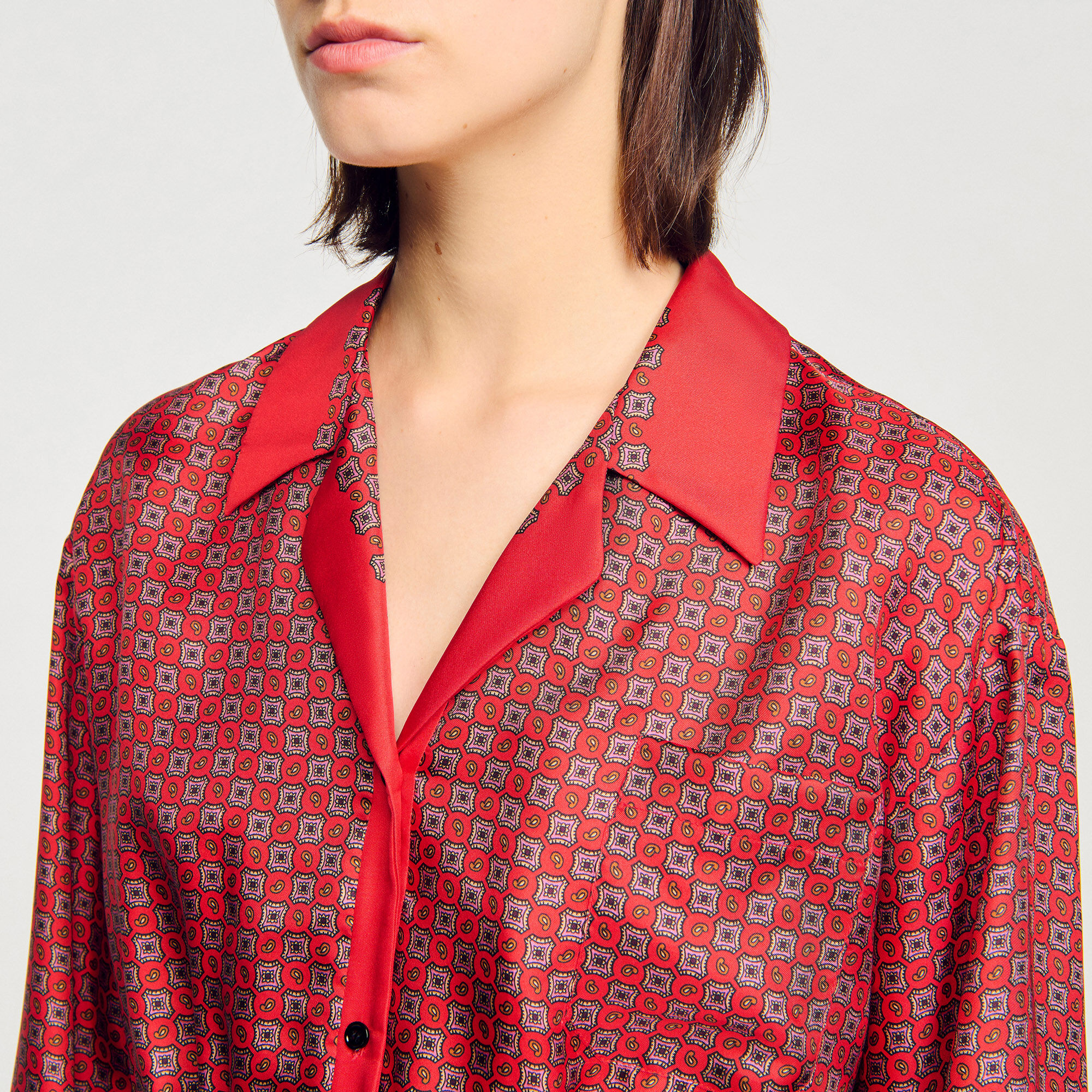 【美品】sandro サンドロ シルク100% 総柄 長袖シャツ size3 赤 美品】sandro サンドロ シルク100% 総柄 長袖シャツ size3 赤