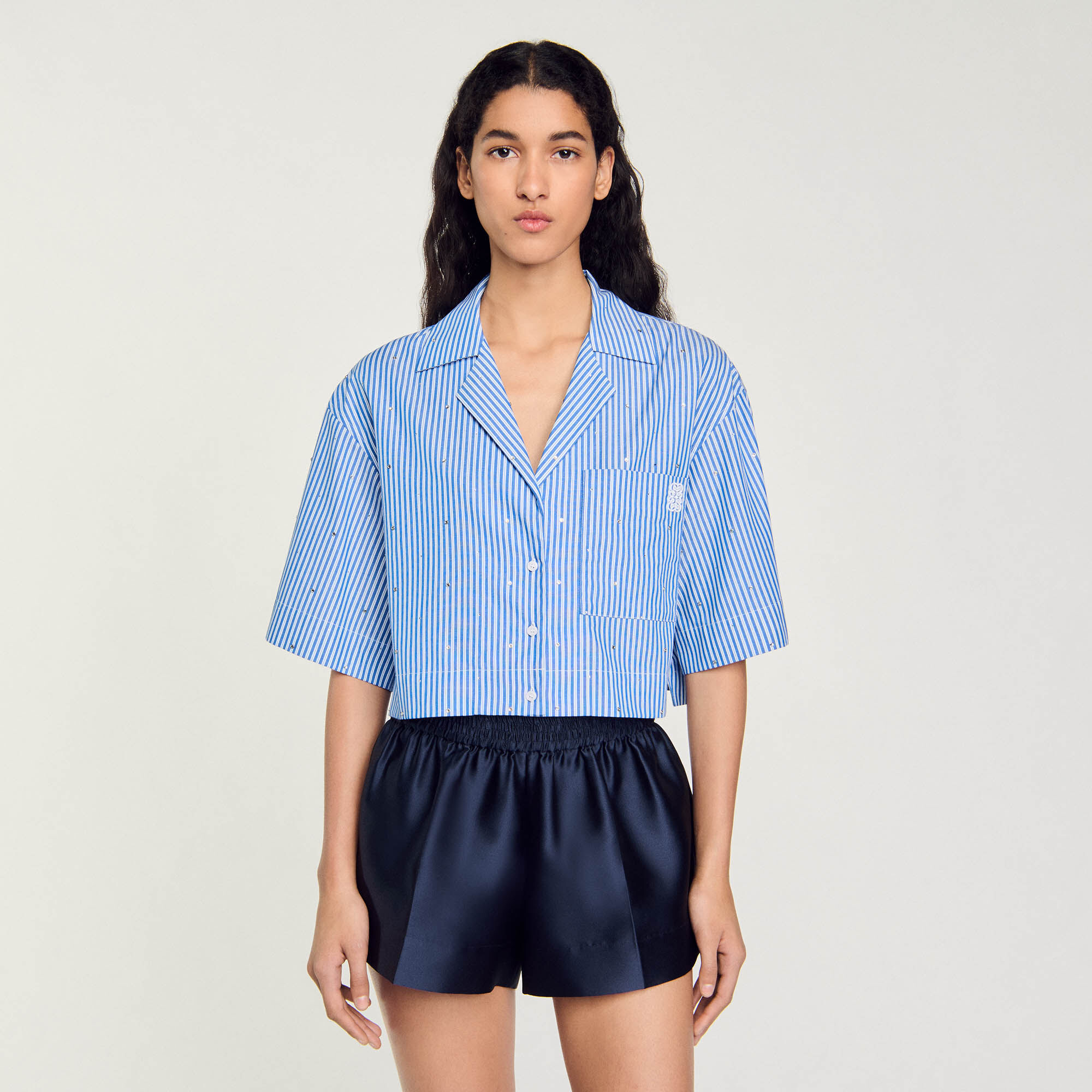 Short-sleeved rhinestone shirt