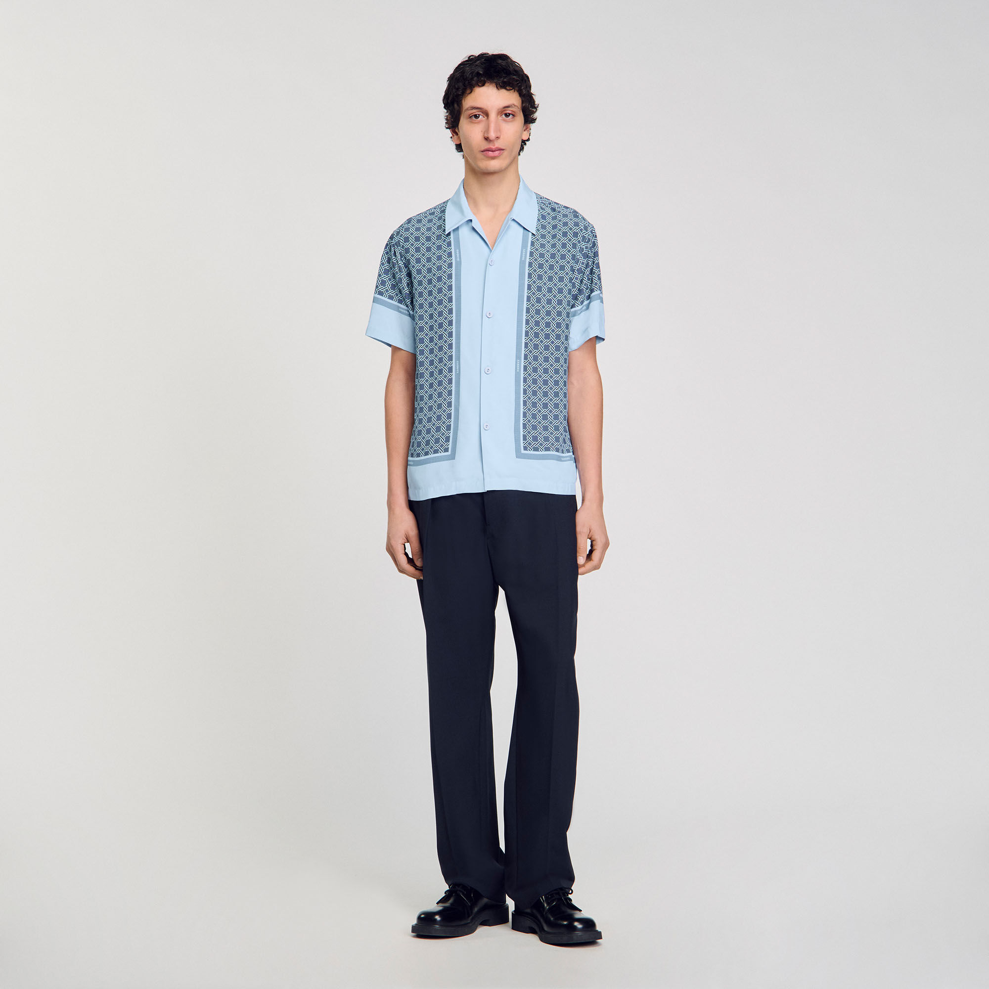 Short-sleeved patterned shirt
