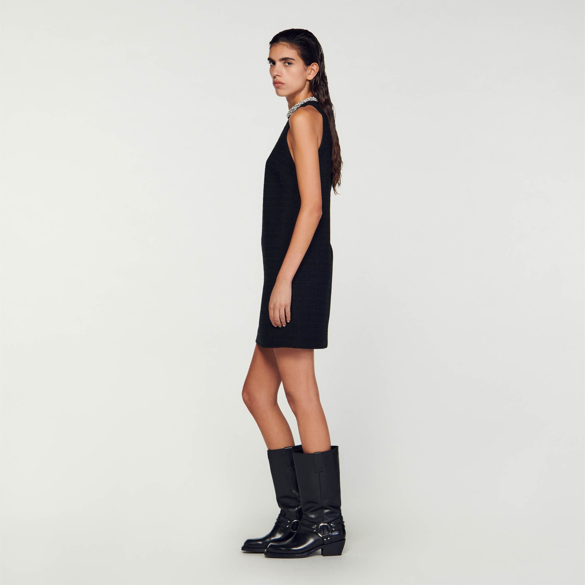 Dress with jewellery collar