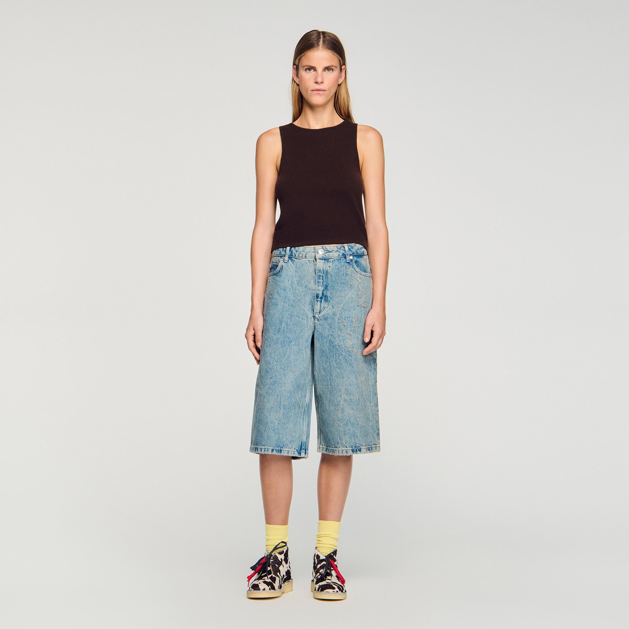 Sleeveless fine knit vest