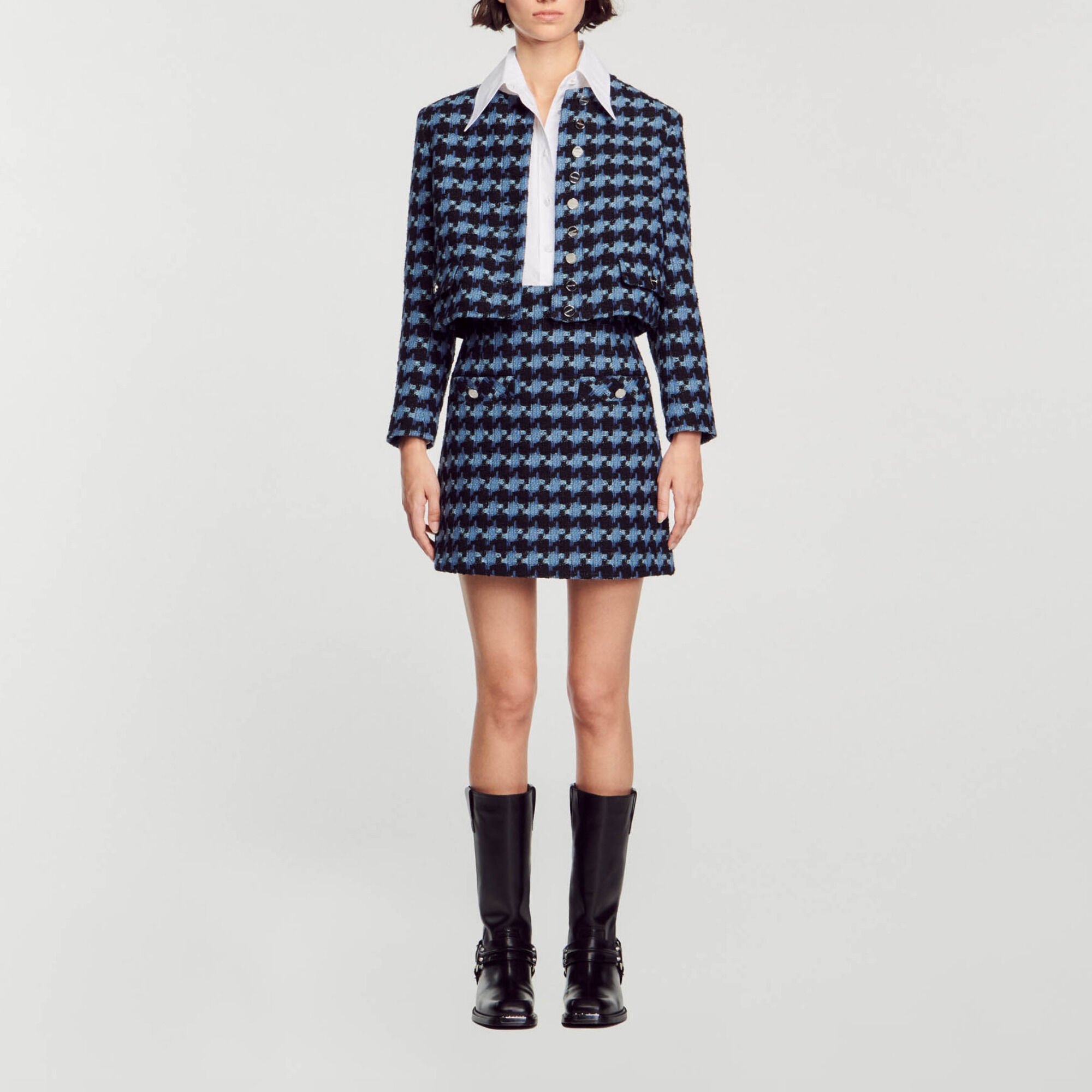 Short tweed skirt
