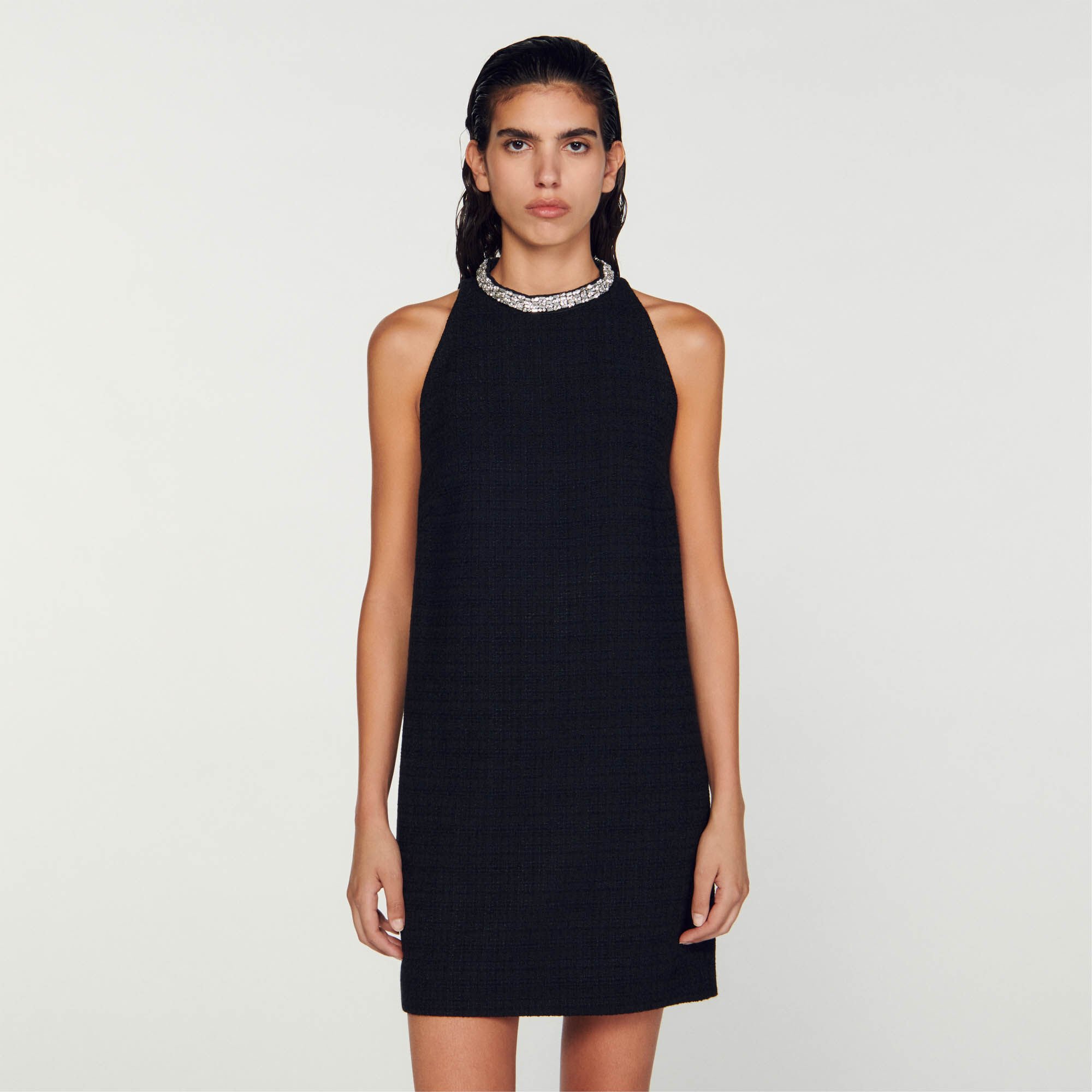 Dress with jewellery collar