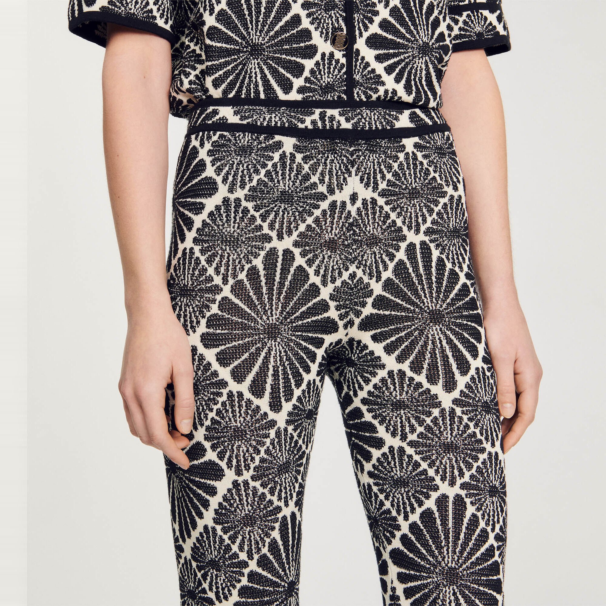 Floral jacquard trousers