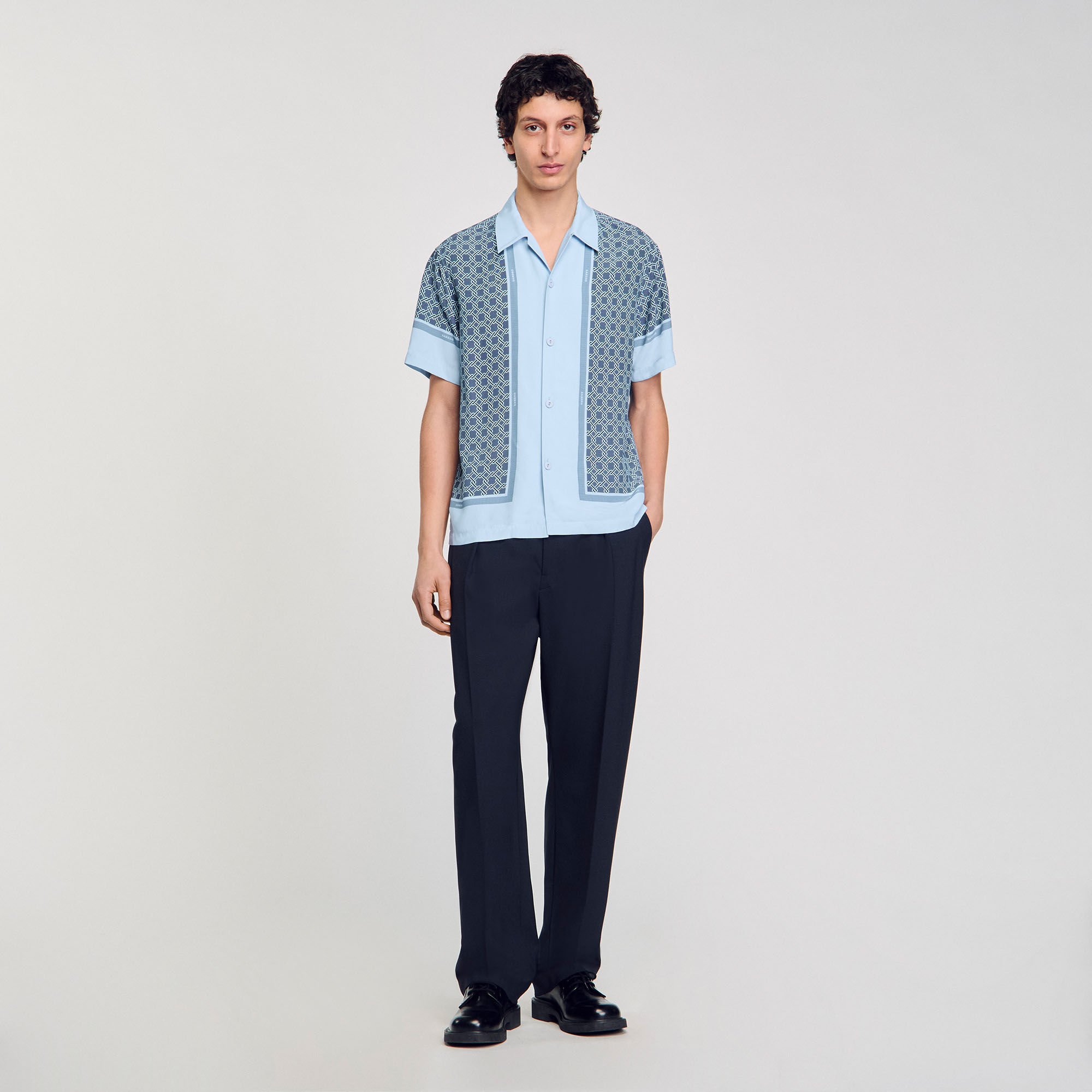 Short-sleeved patterned shirt