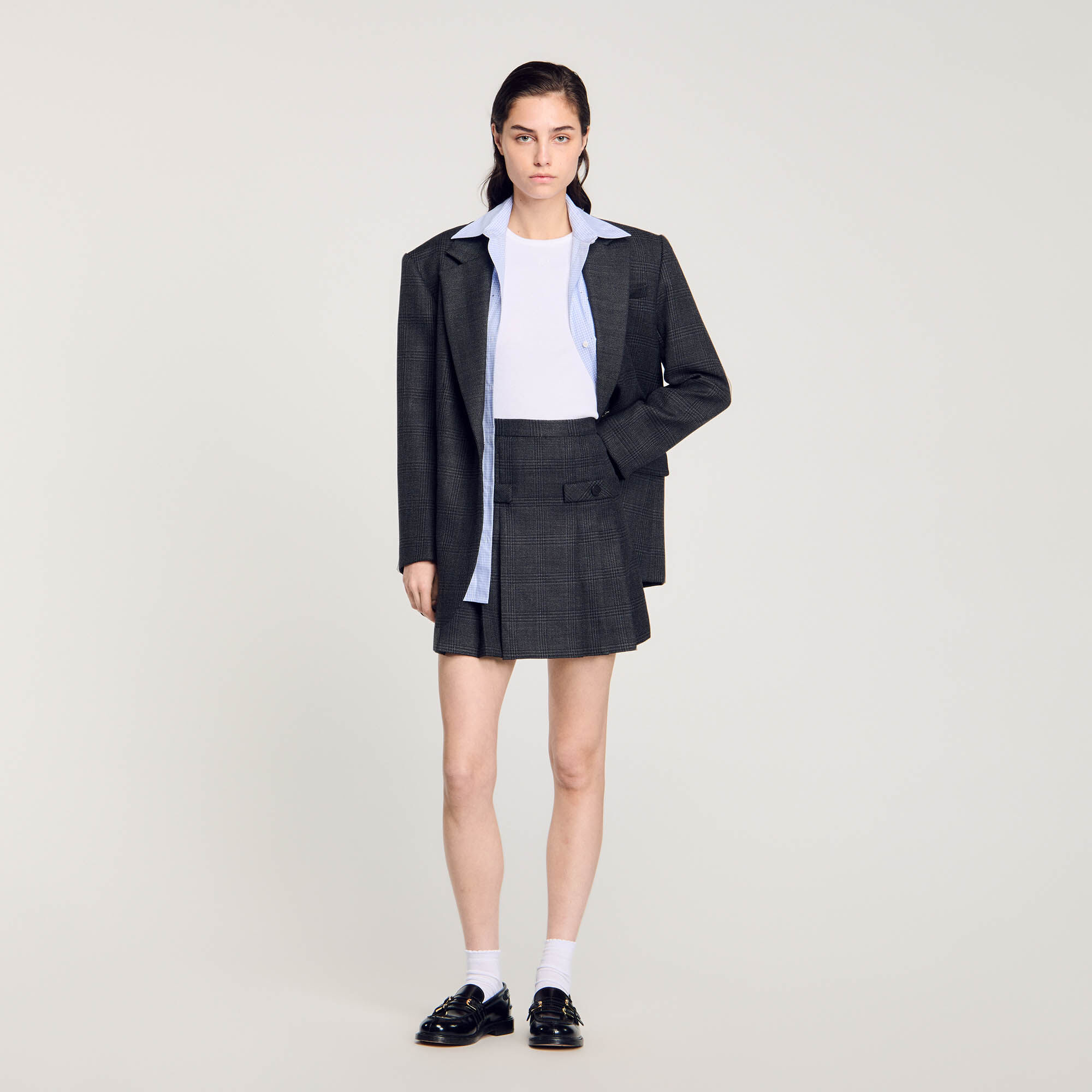 Short checked pleated skirt