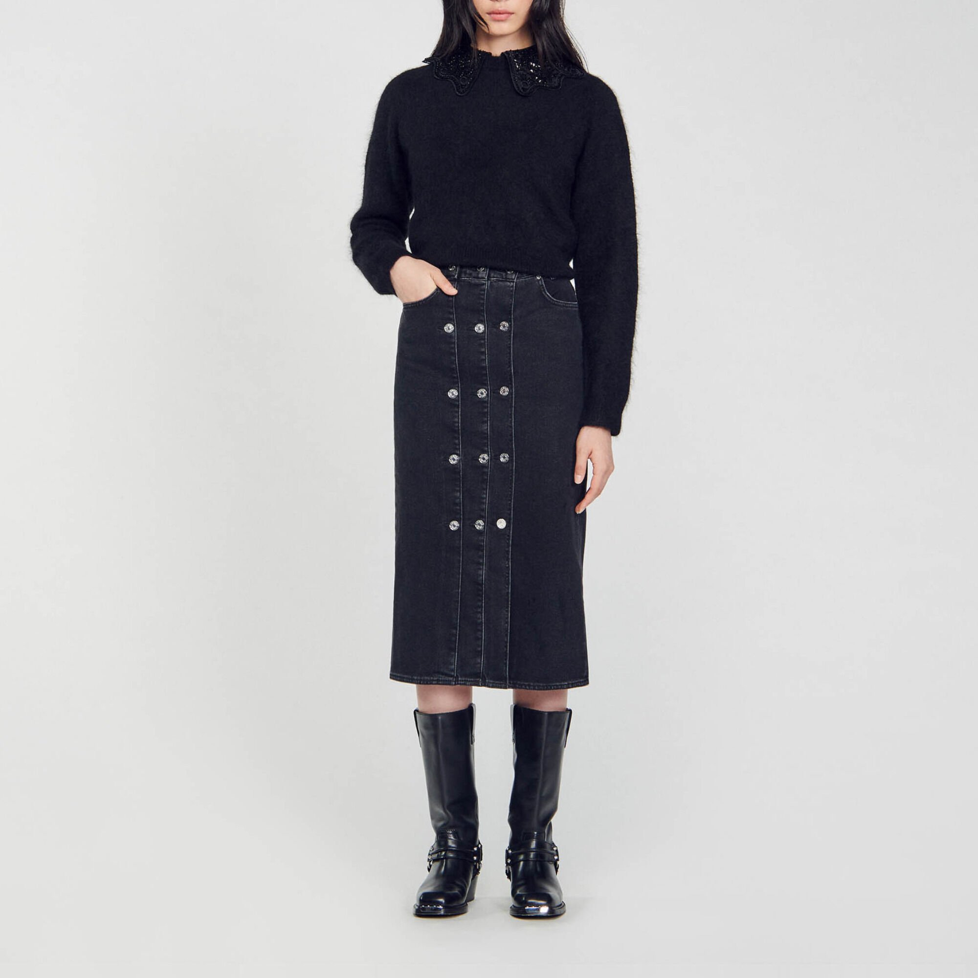 Cropped sweater with sequins 