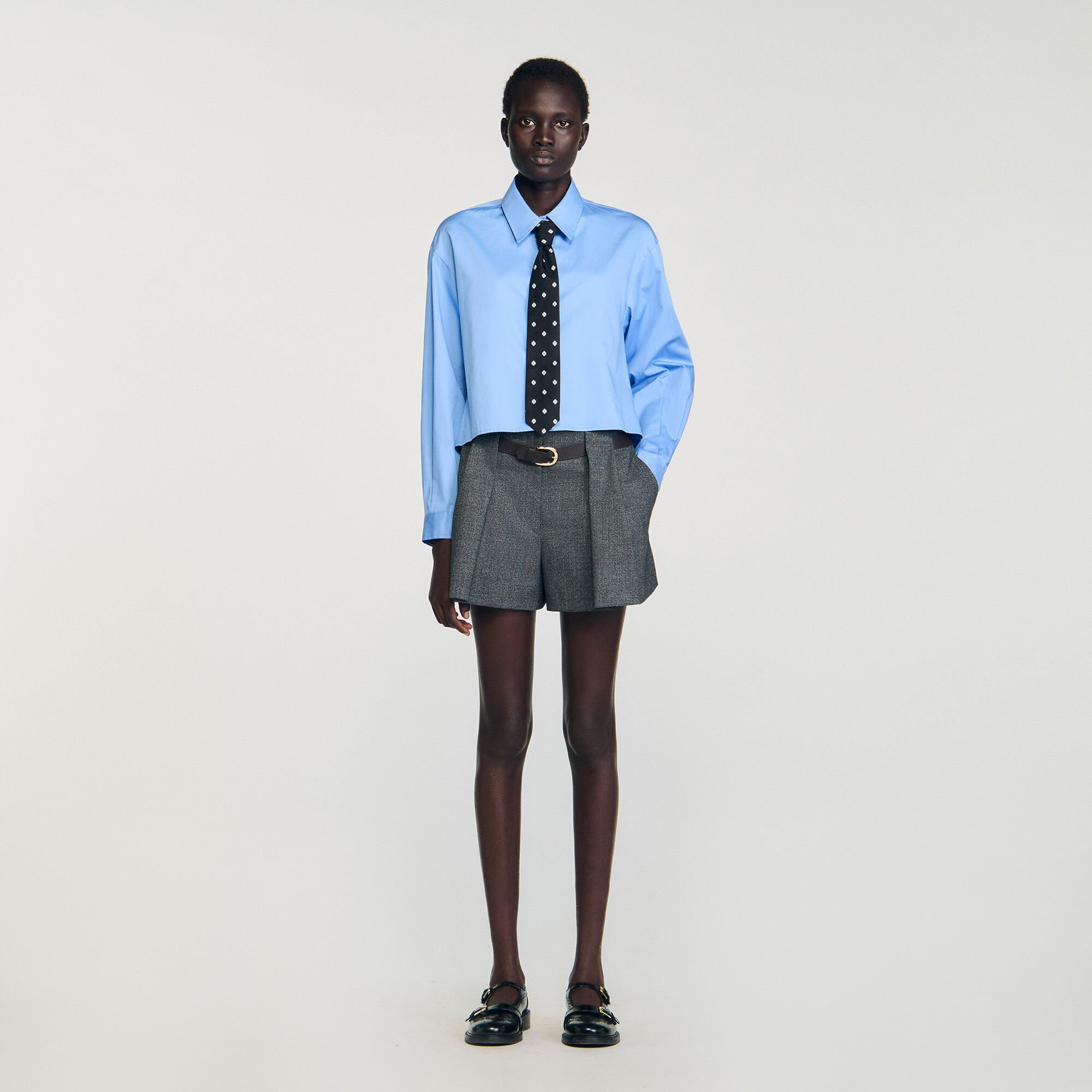 Cropped shirt with detachable tie