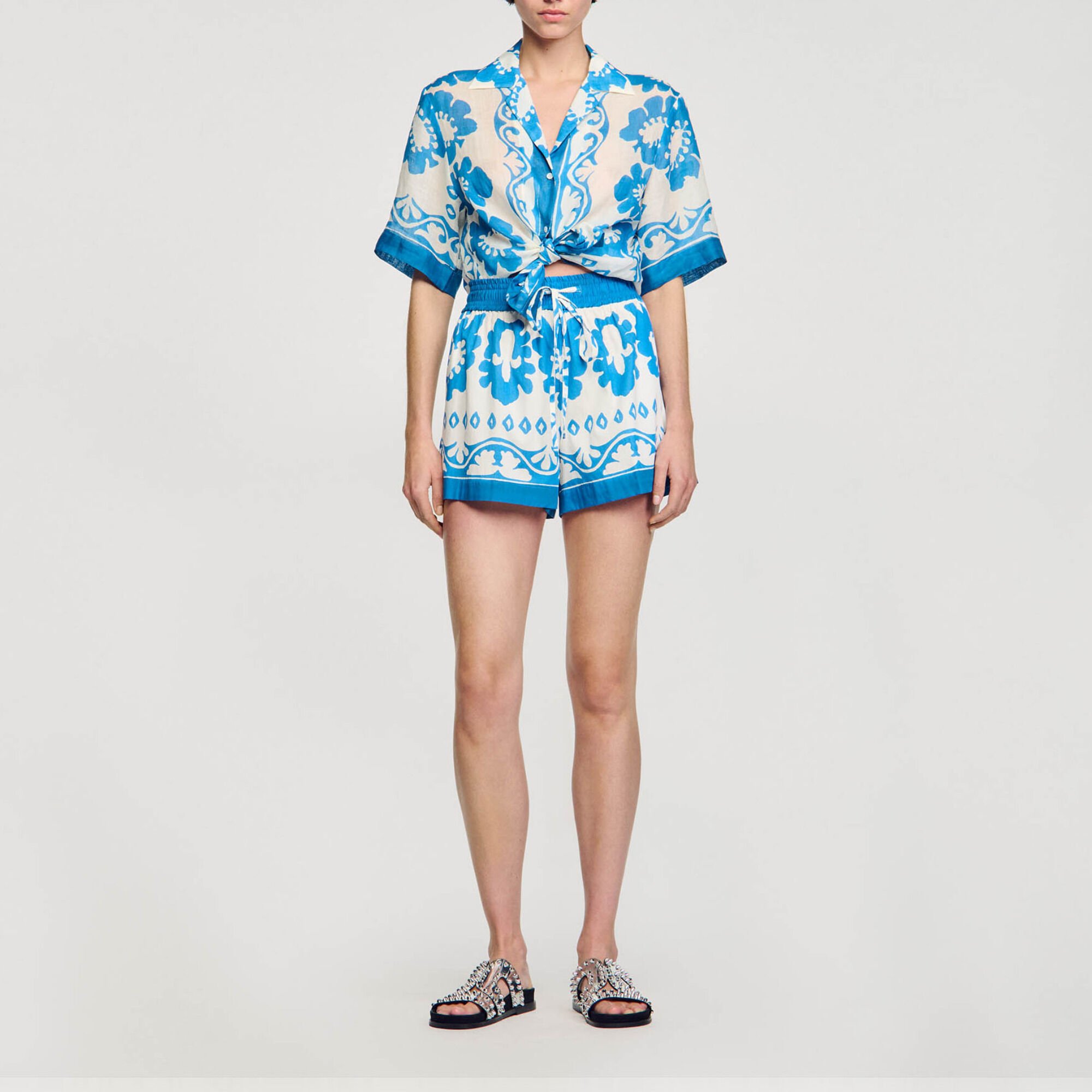 Wide-leg patterned shorts