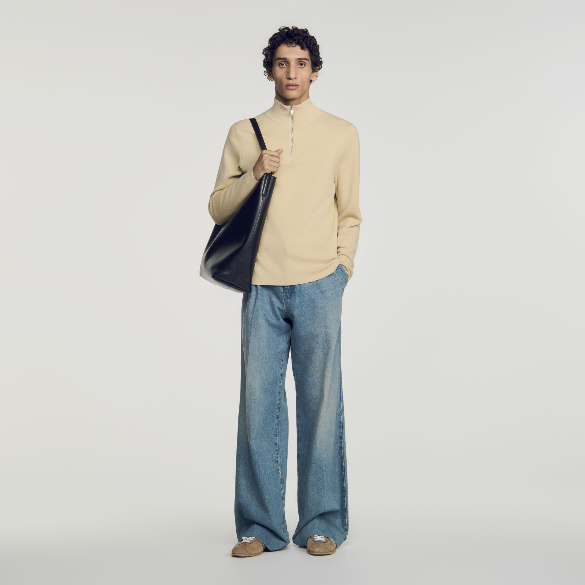 Wool sweater with zipped collar