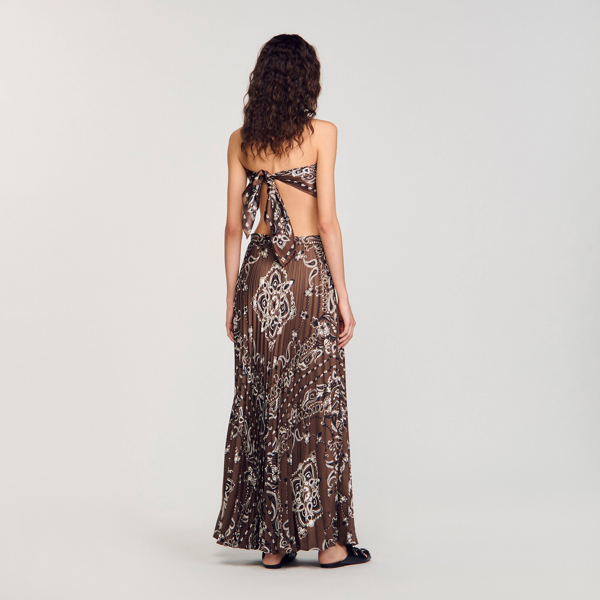 Pleated maxi skirt with bandana motif