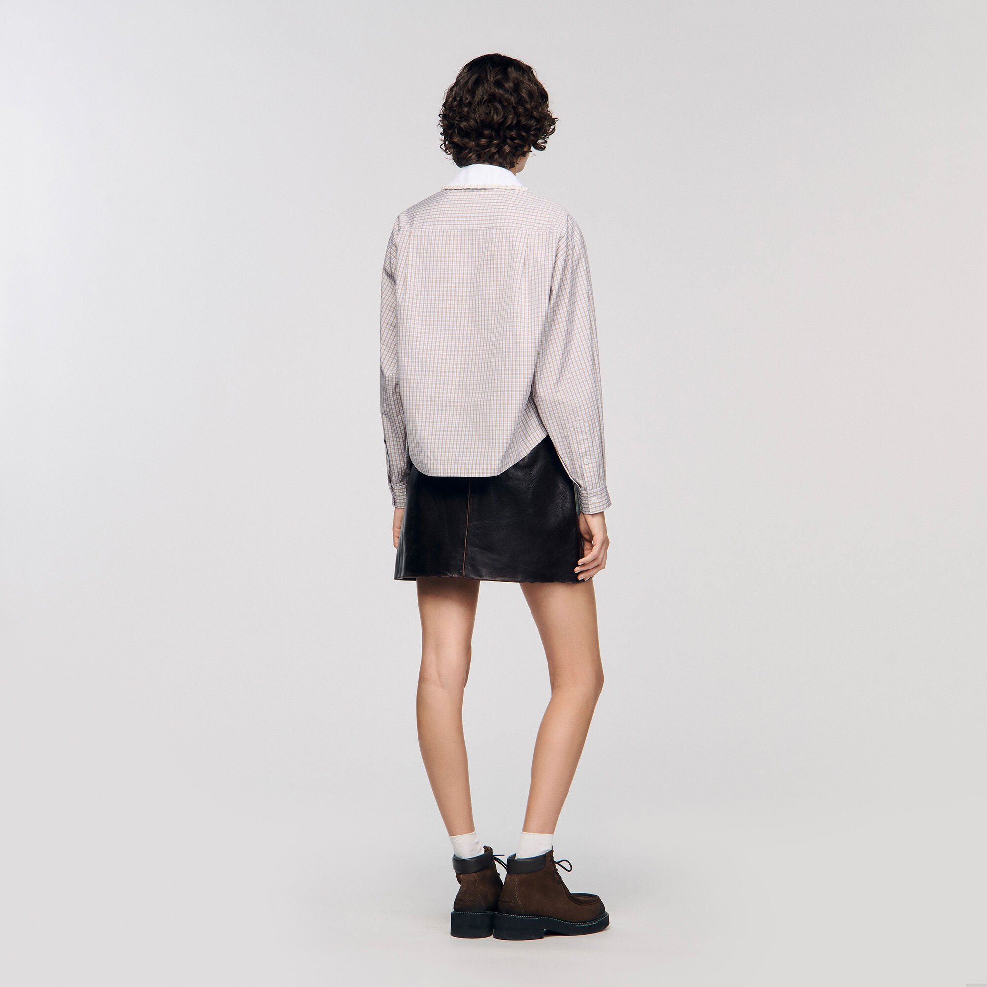 Plaid and pearl collar shirt