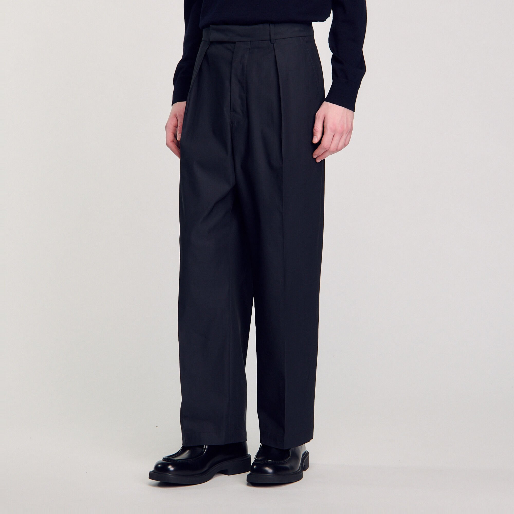 Wide-leg trousers with creases