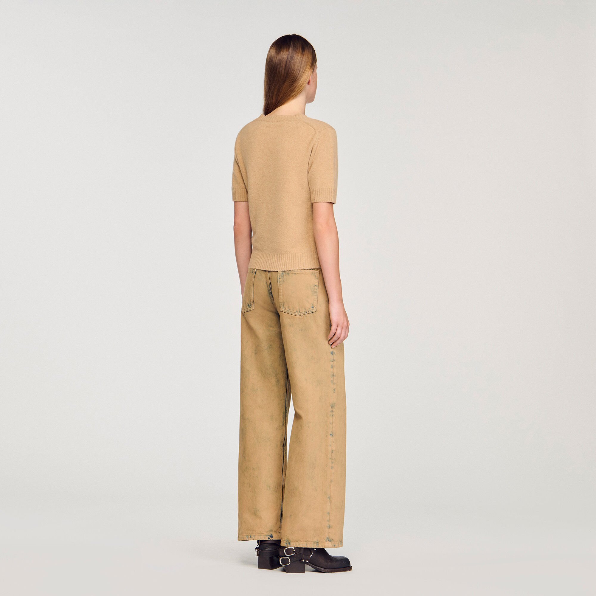 Short-sleeve sweater