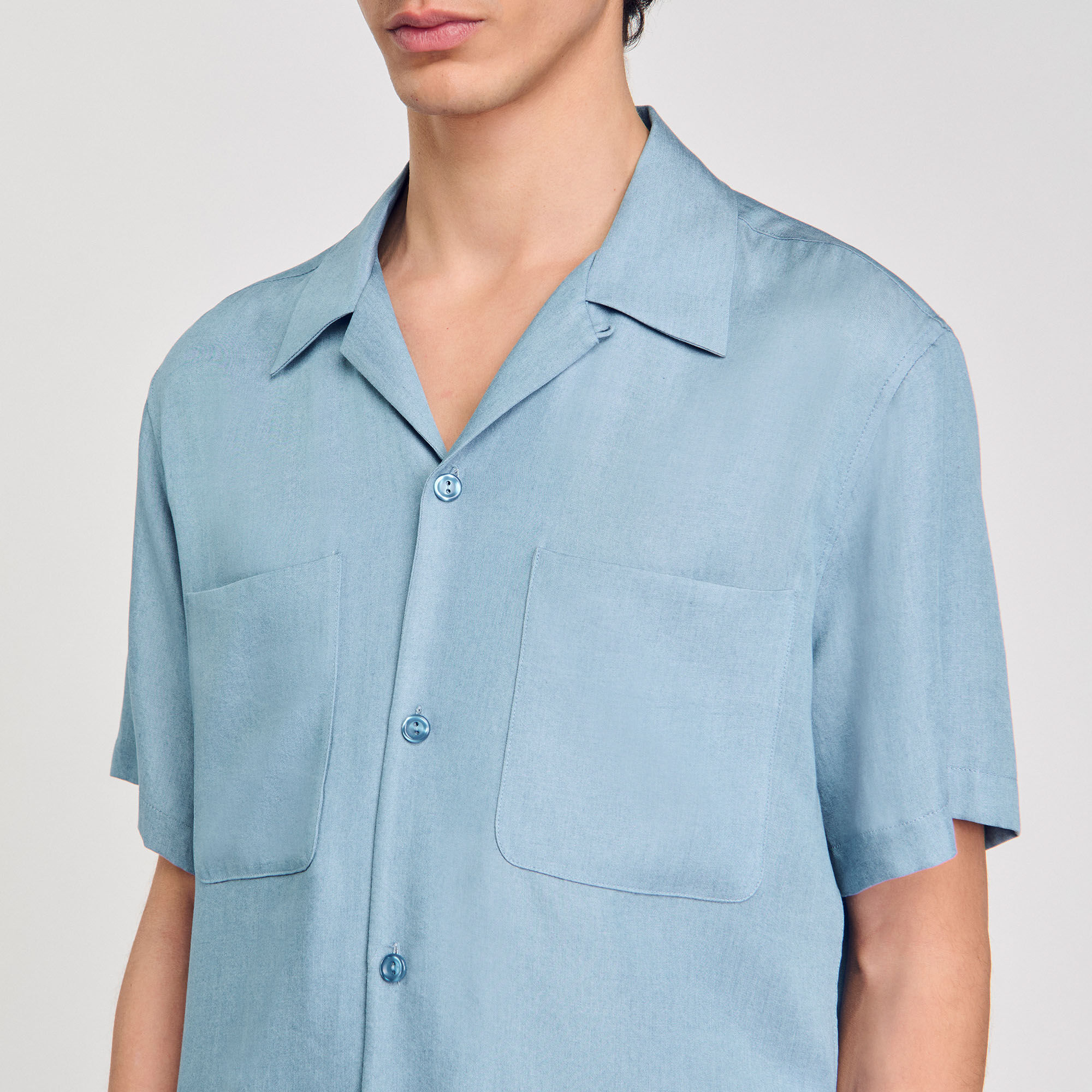 Short-sleeved shirt