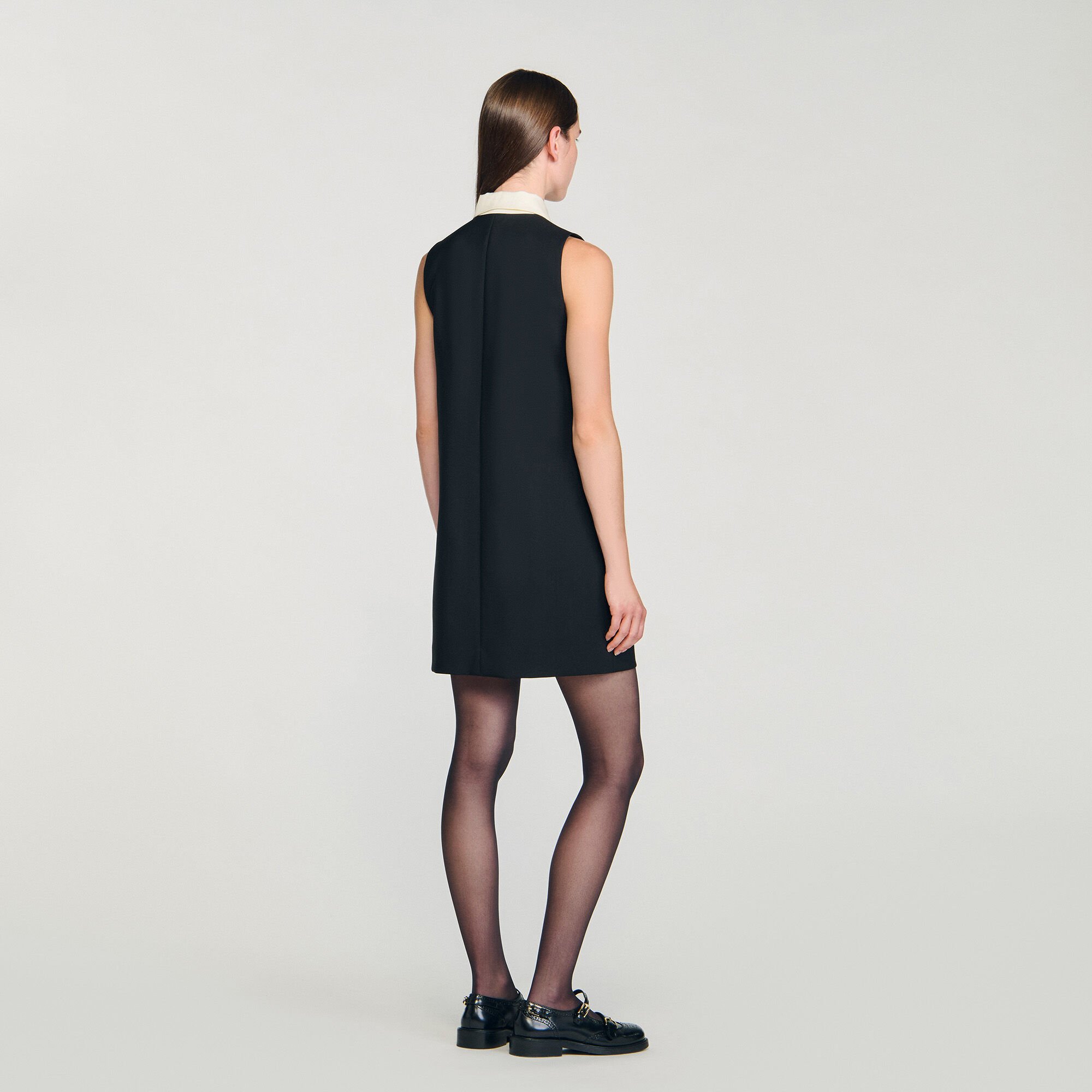 Mini dress with contrast collar