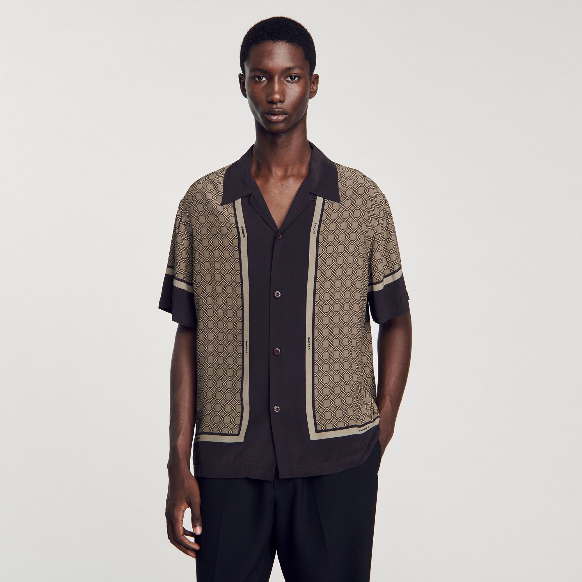 Short-sleeved patterned shirt