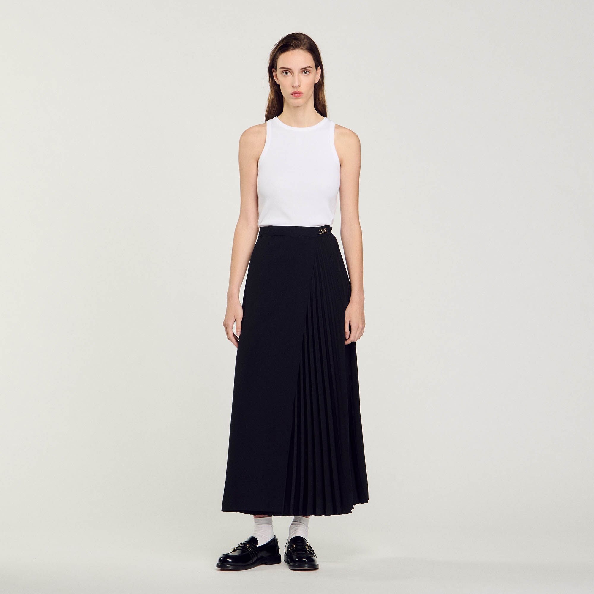 Curb chain buckle pleated skirt
