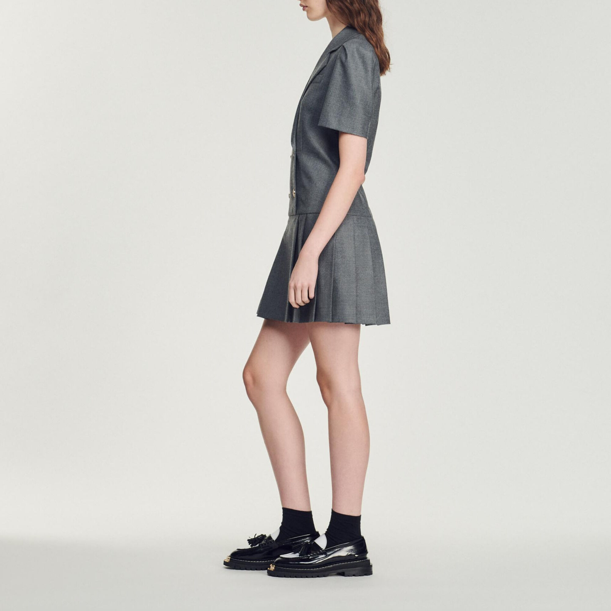Short dress with tailored collar