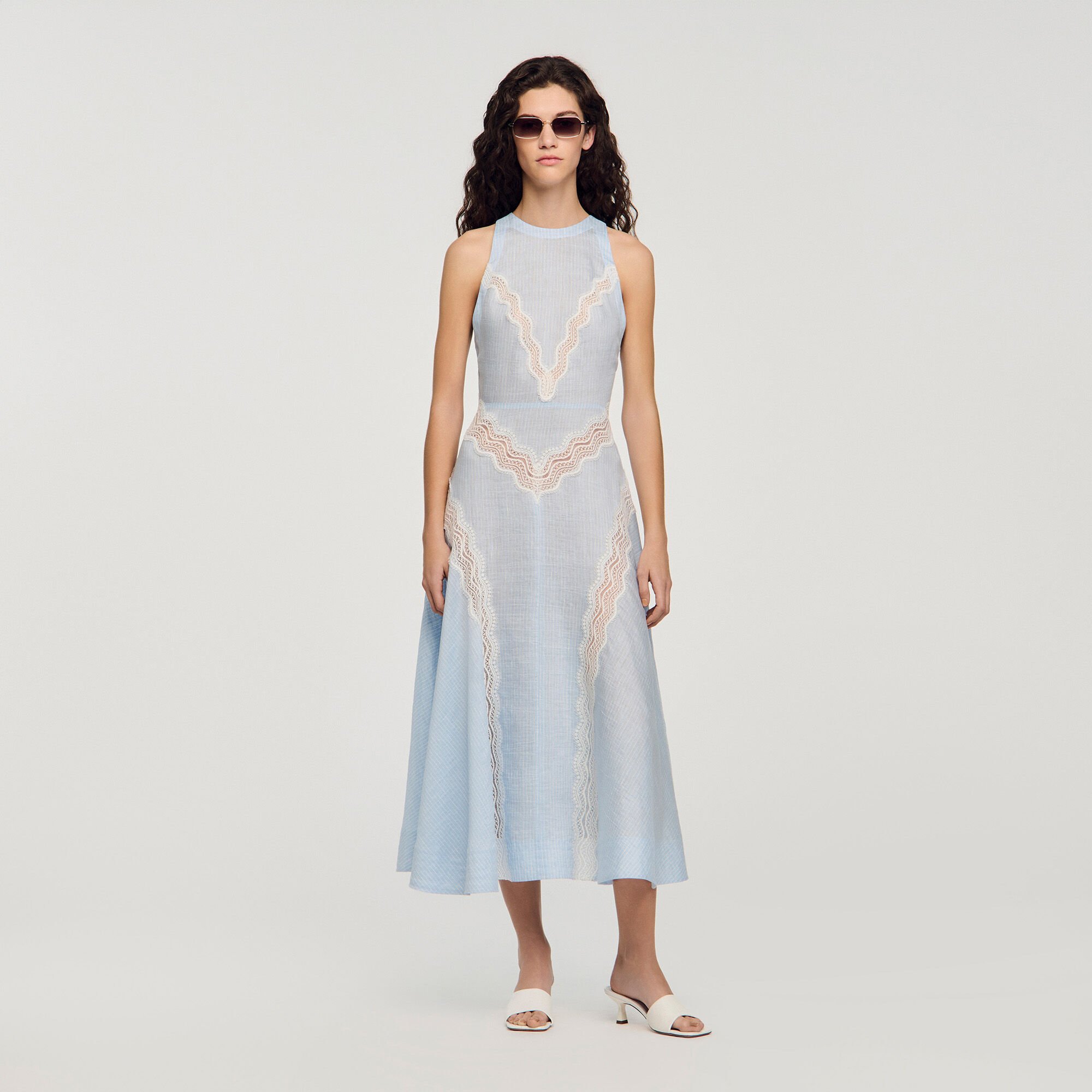 Maxi dress with lace details