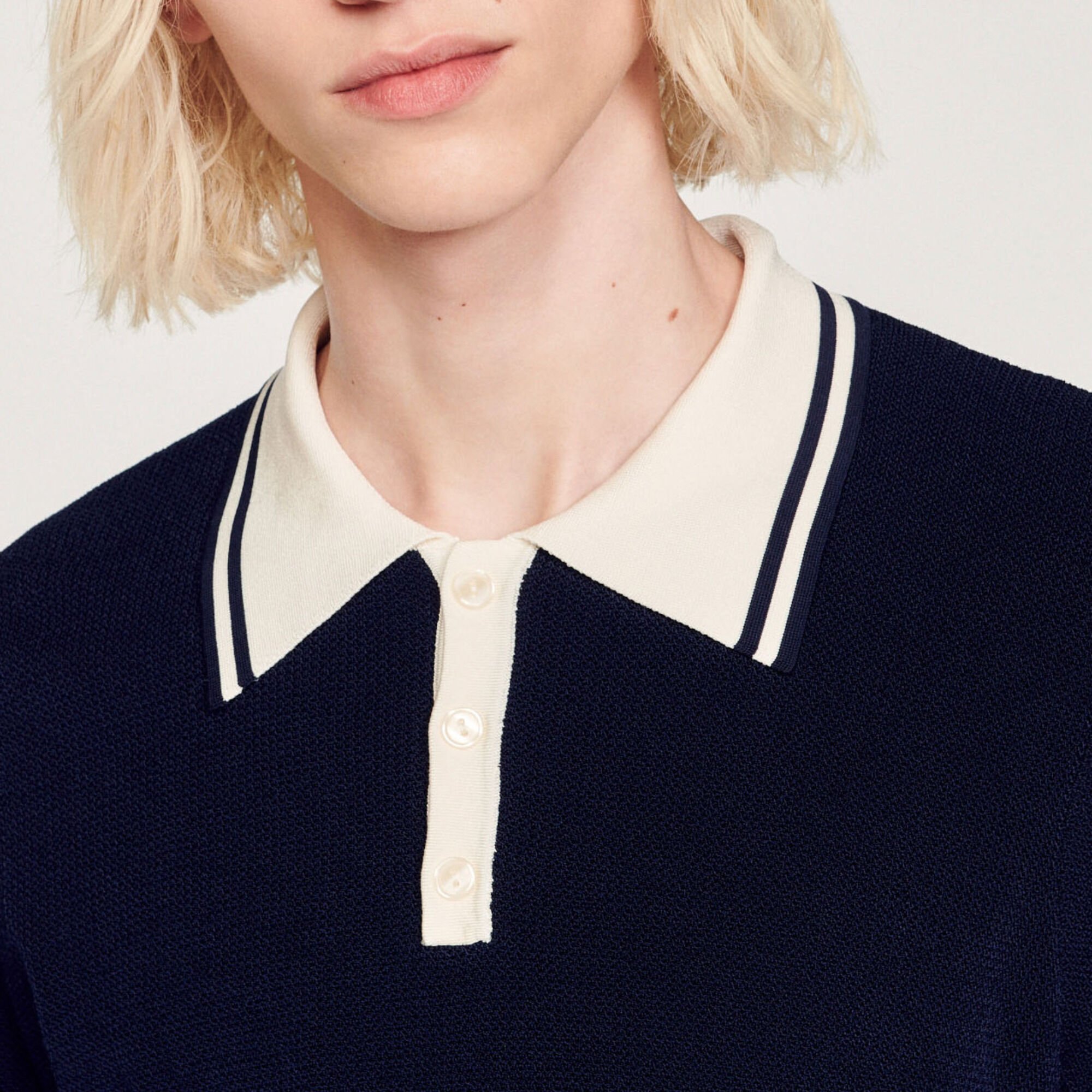 Contrasting collar polo shirt