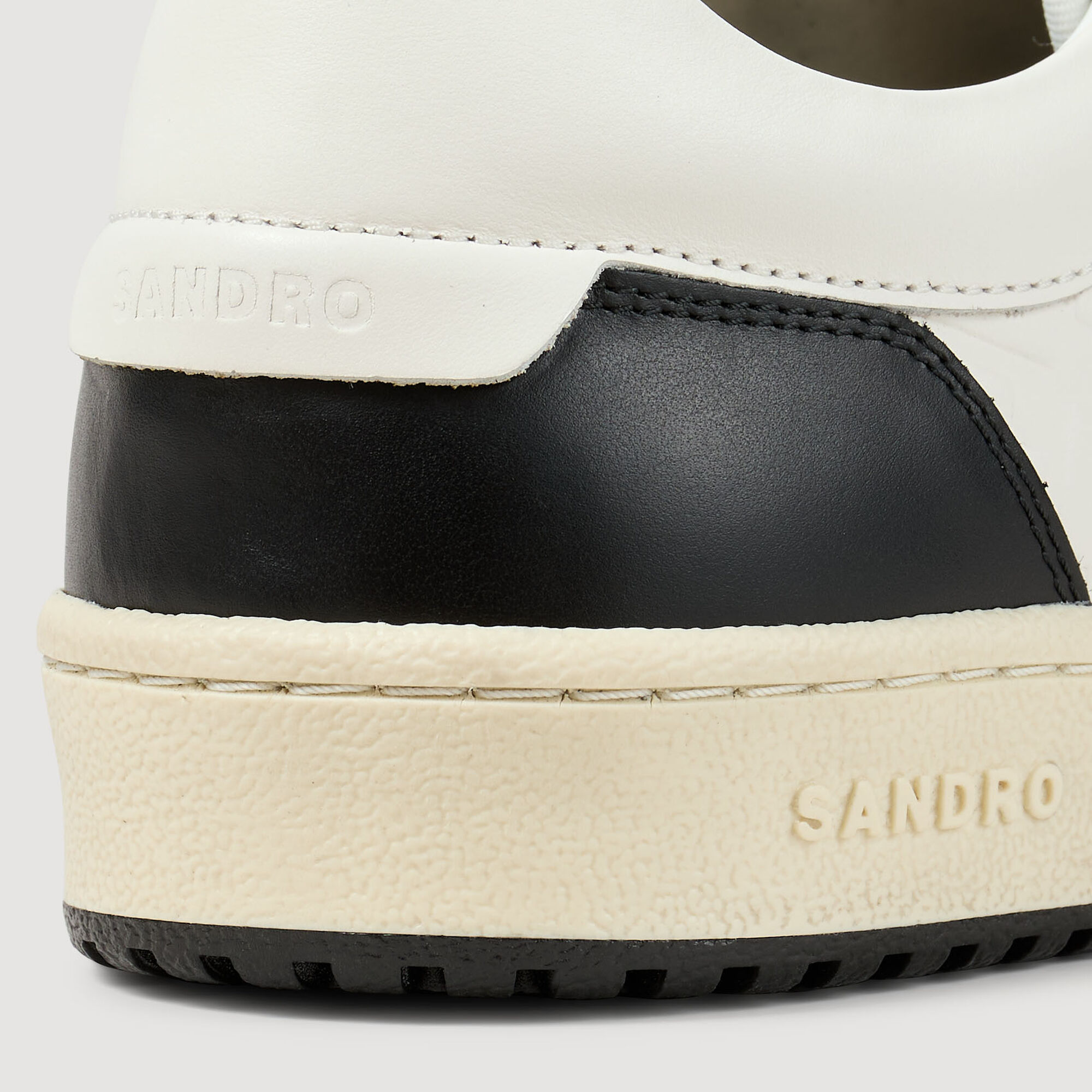 Low-top leather sneakers