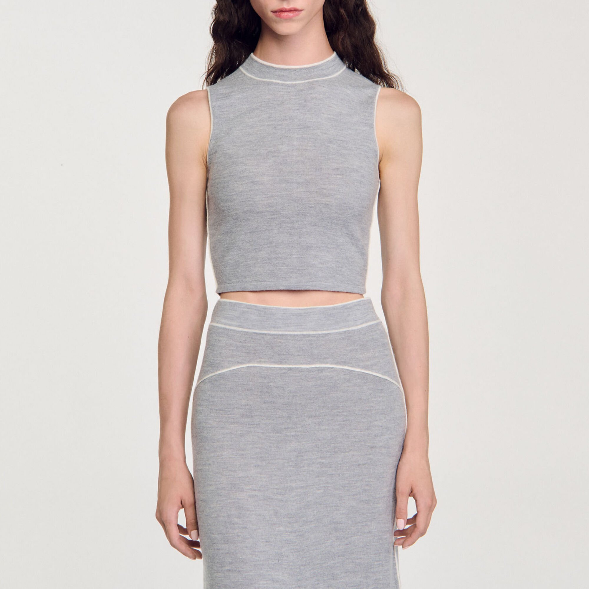 Sleeveless knitted crop top