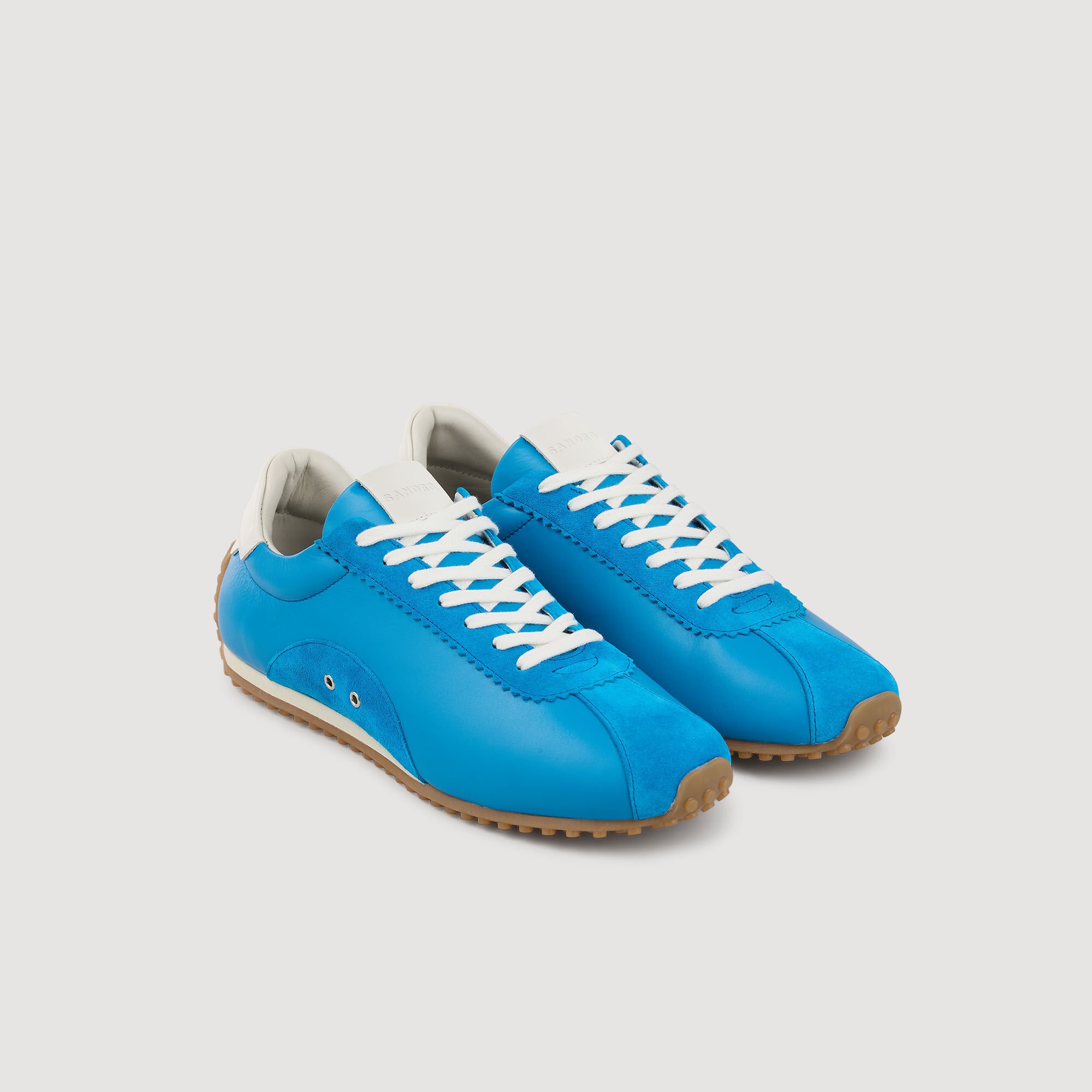 Low-top sneakers
