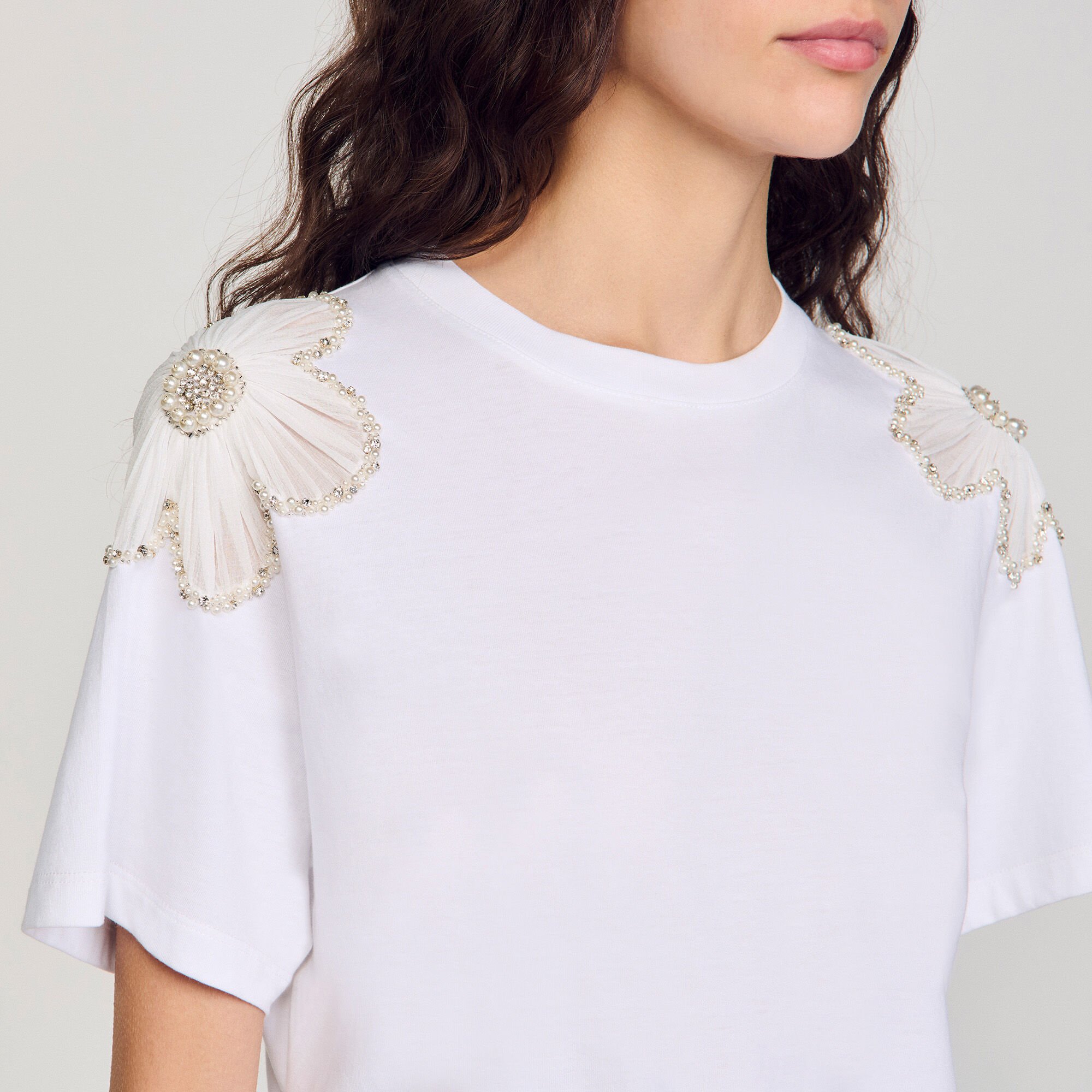 T-shirt with embroidered flowers