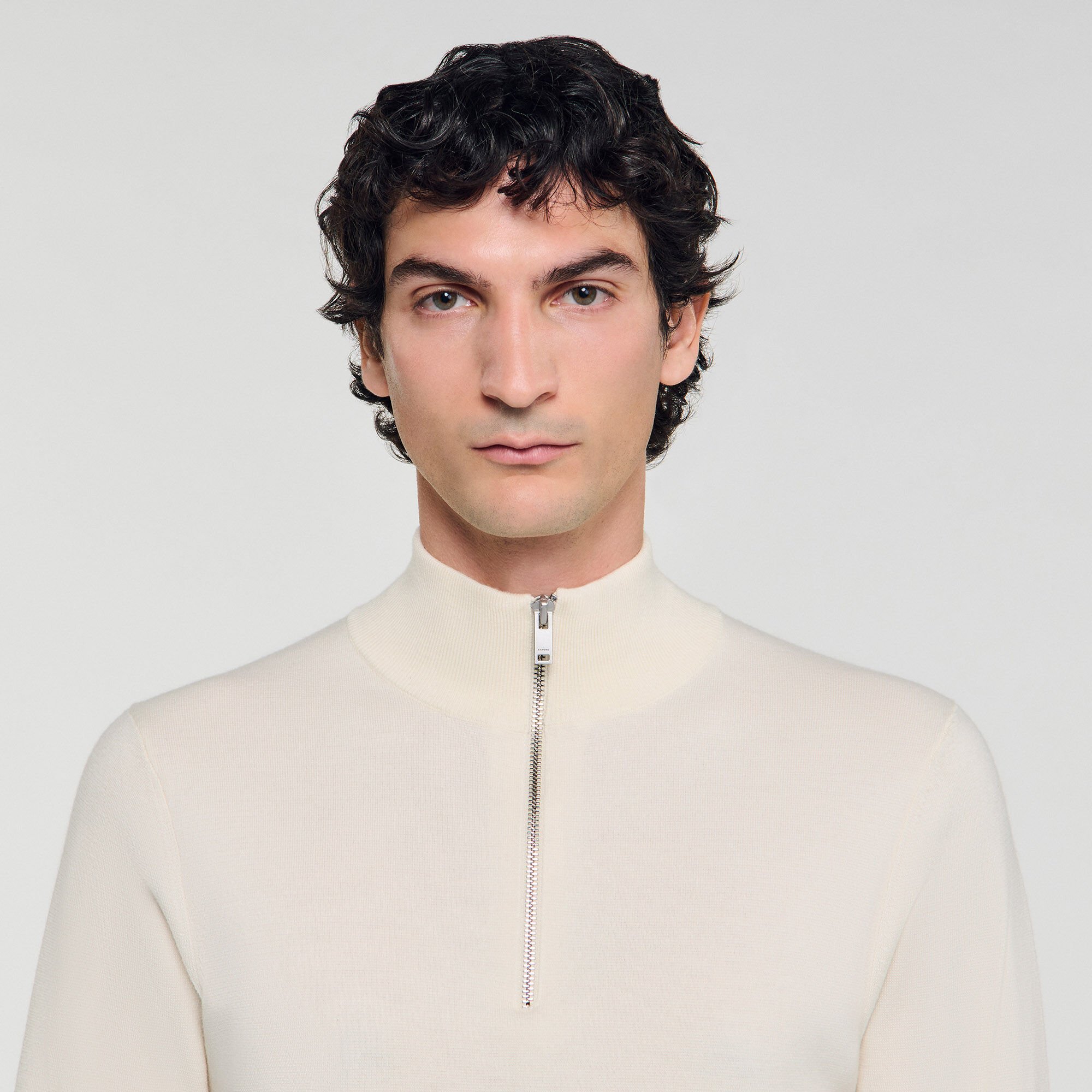 Wool sweater with zipped collar