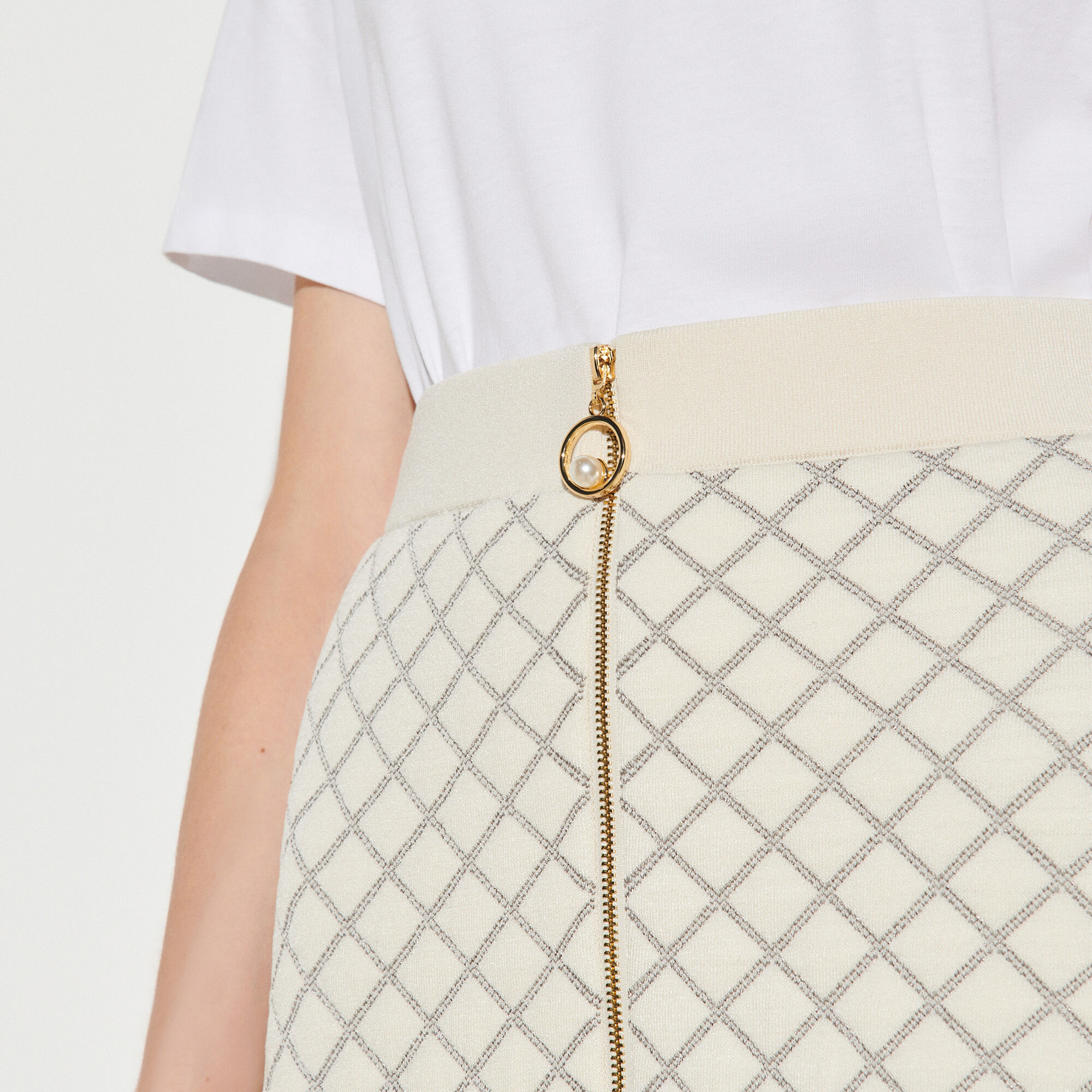 a line knit skirt