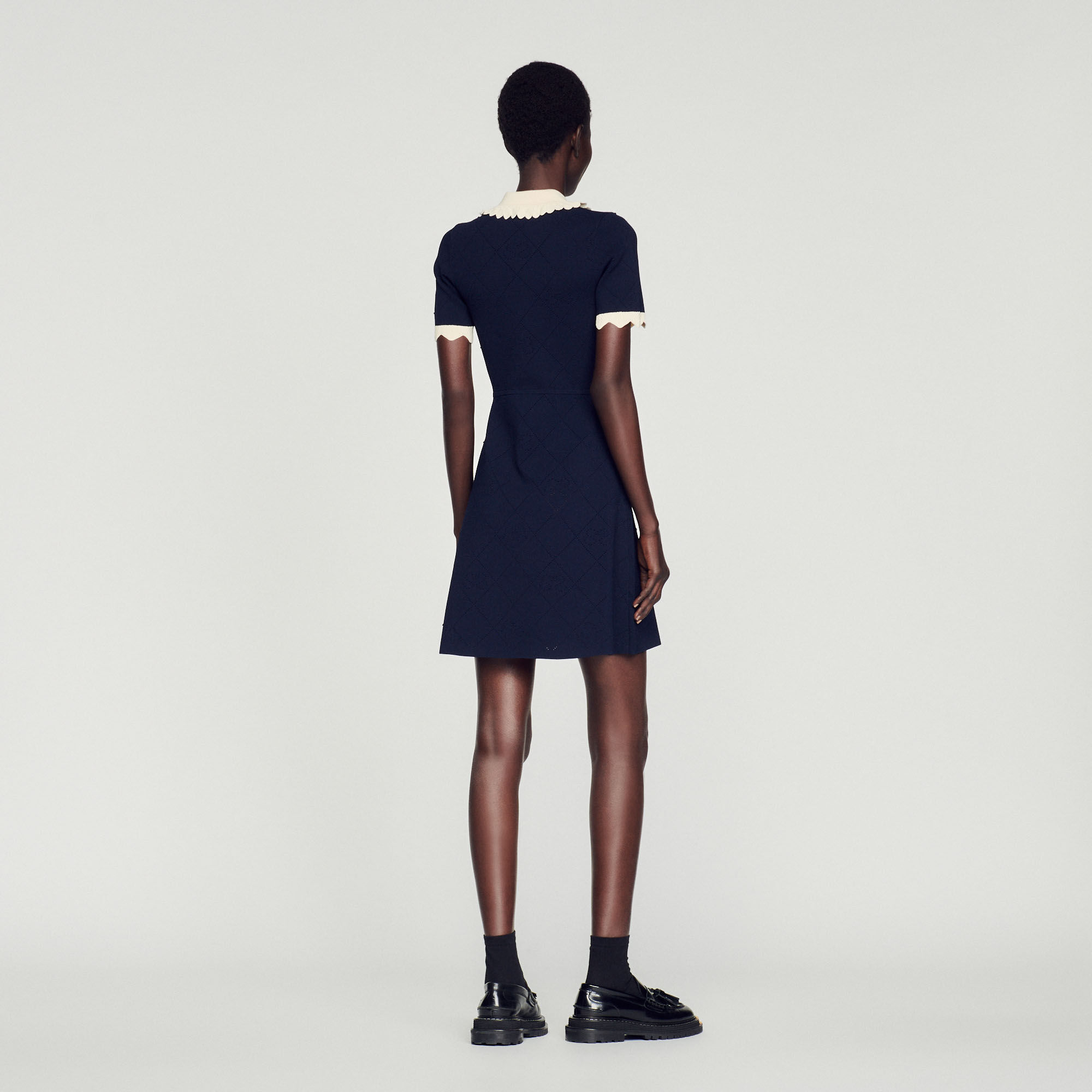 Short dress with collar