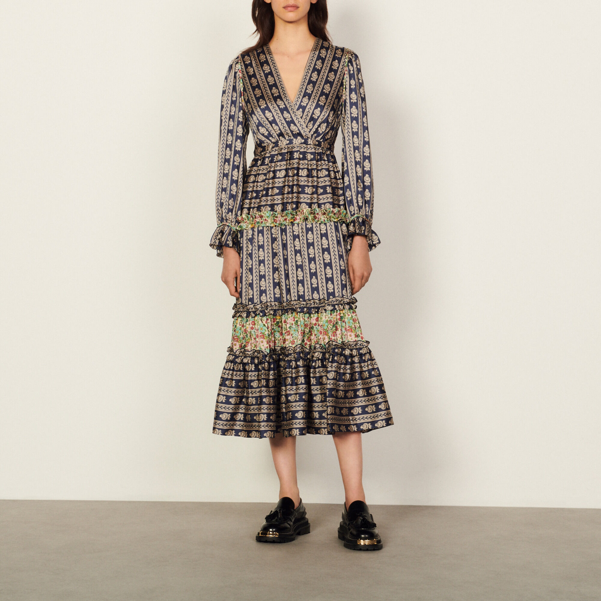 Long dress with a mixture of prints