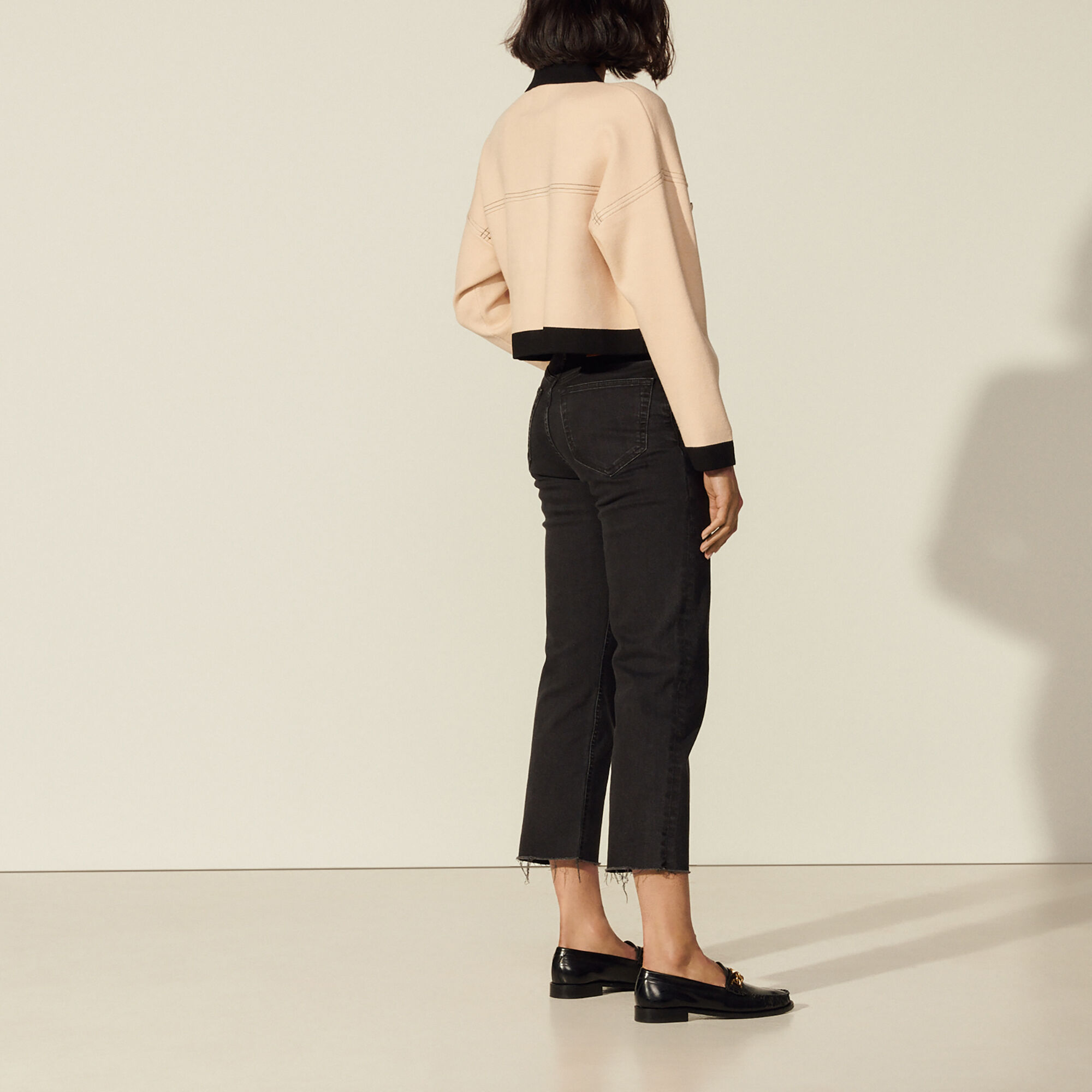 Cropped cardigan with topstitching