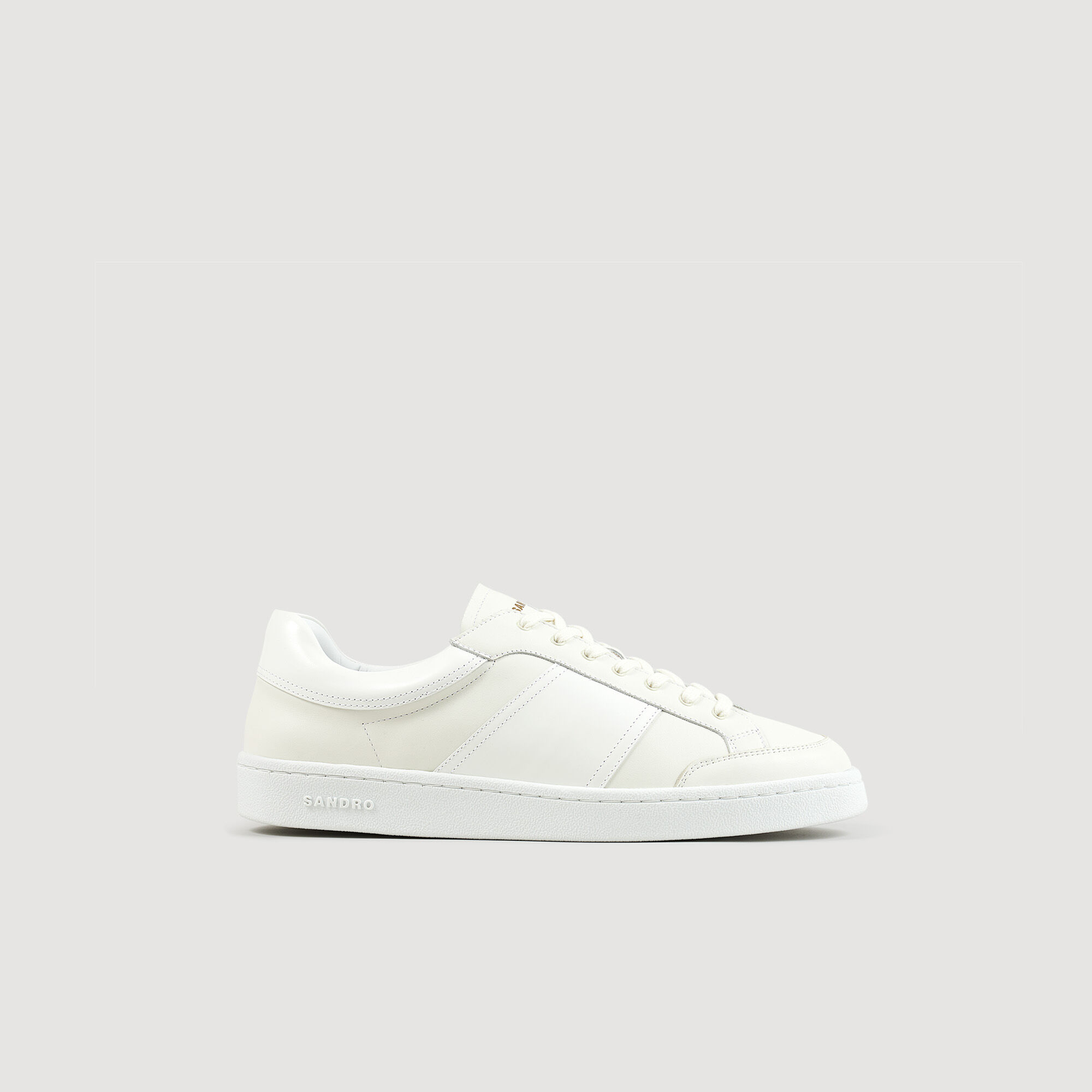 Low top sneakers
